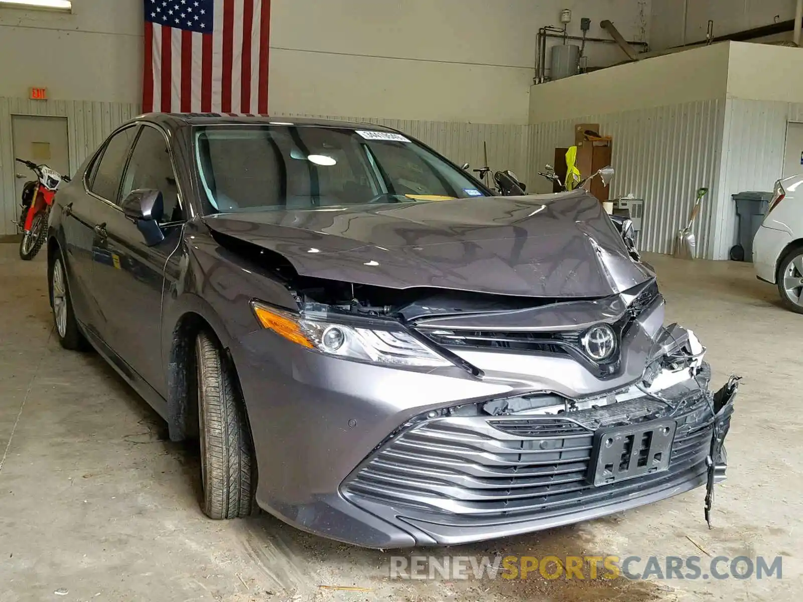 1 Photograph of a damaged car 4T1BZ1HK0KU507465 TOYOTA CAMRY 2019