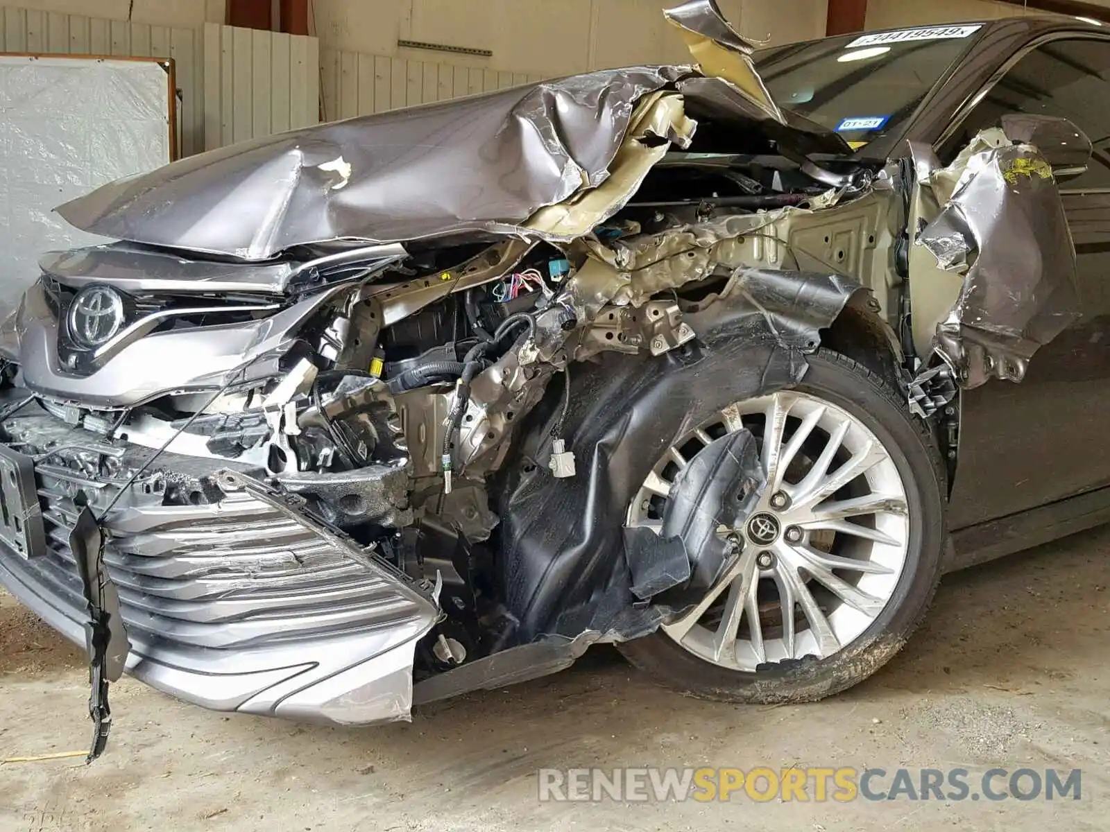 9 Photograph of a damaged car 4T1BZ1HK0KU507465 TOYOTA CAMRY 2019