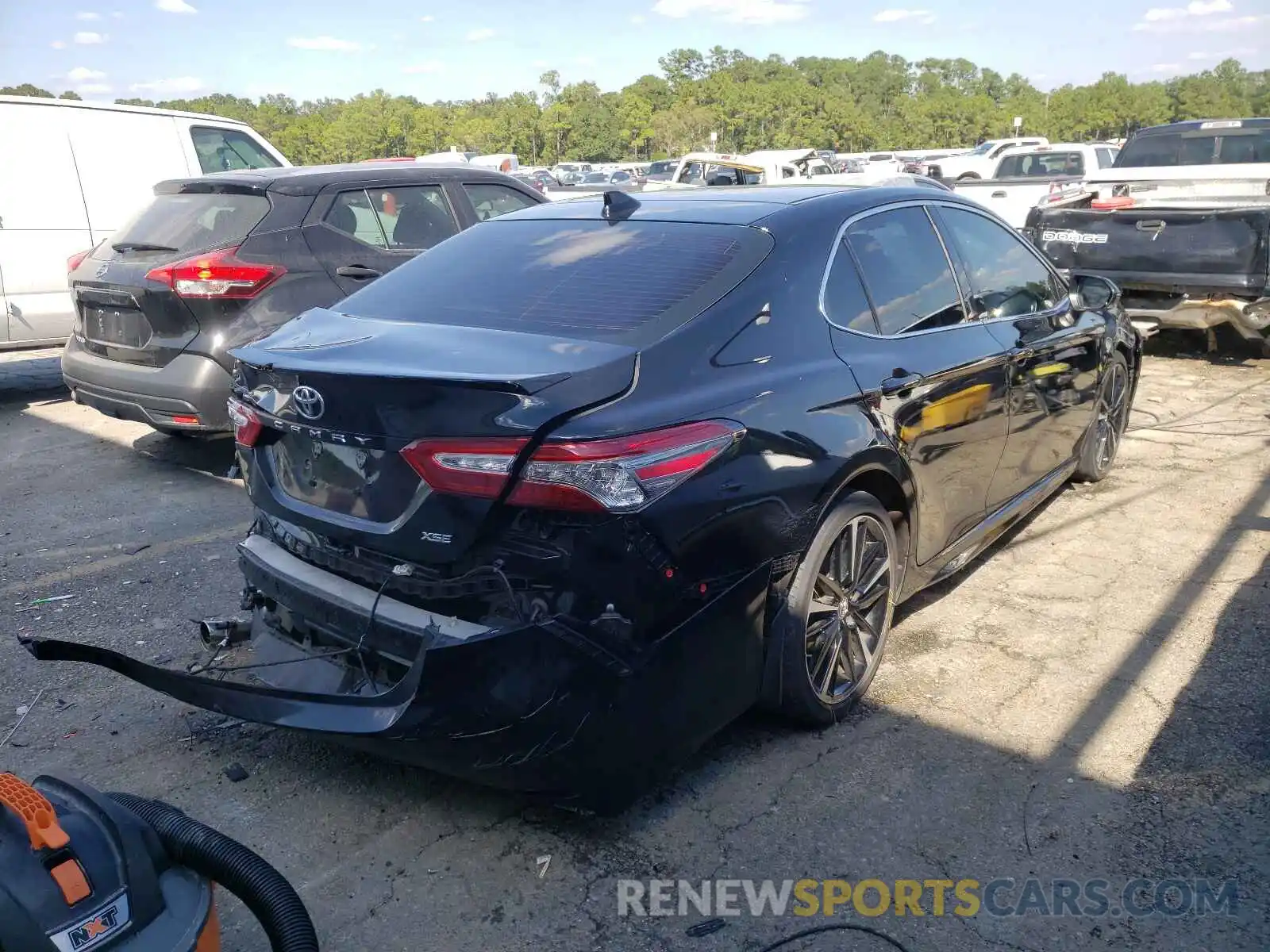 4 Photograph of a damaged car 4T1BZ1HK1KU027340 TOYOTA CAMRY 2019