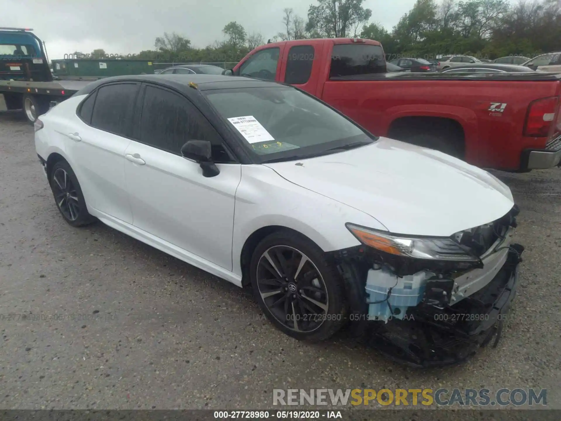 1 Photograph of a damaged car 4T1BZ1HK1KU028018 TOYOTA CAMRY 2019