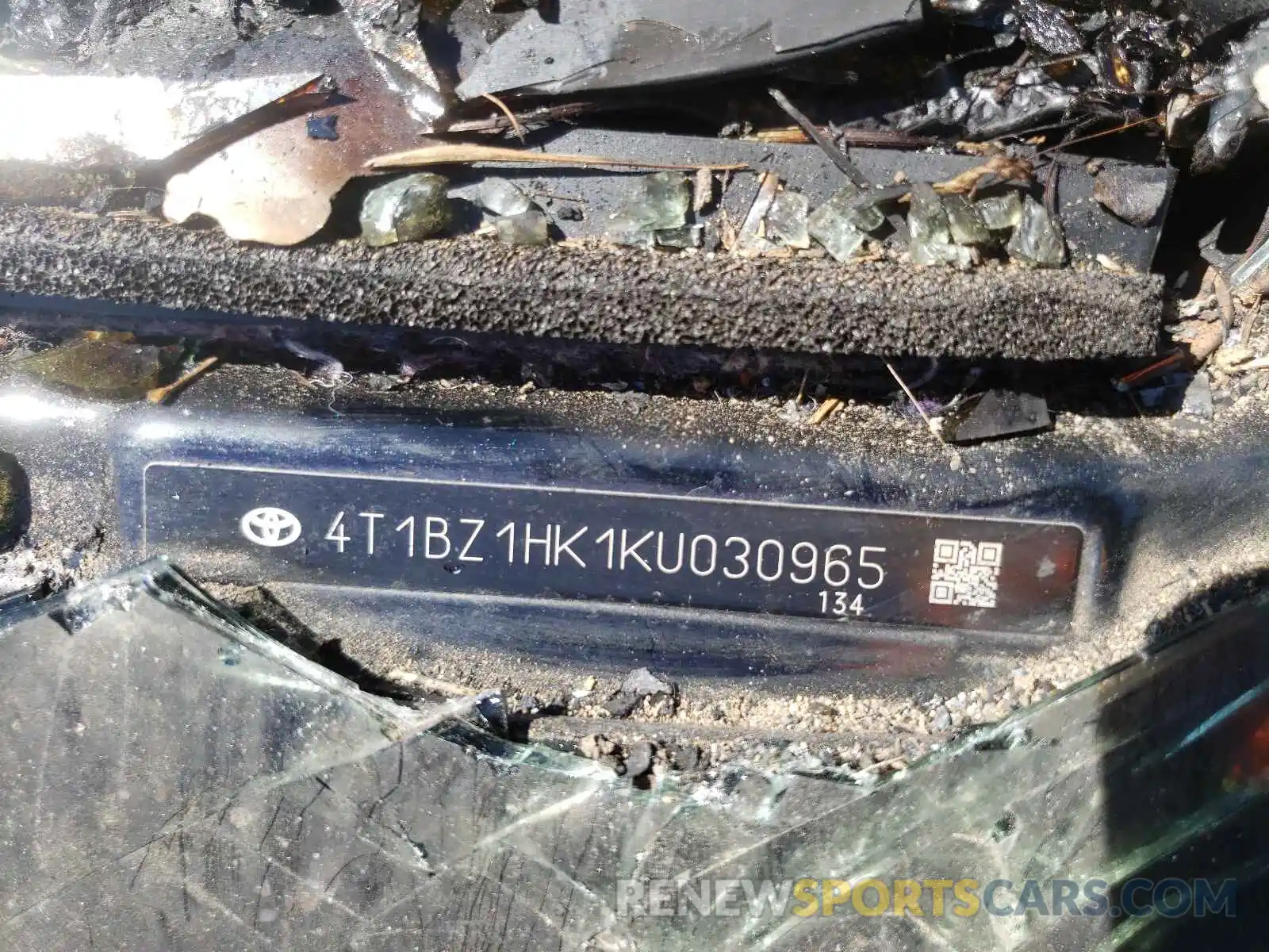 10 Photograph of a damaged car 4T1BZ1HK1KU030965 TOYOTA CAMRY 2019