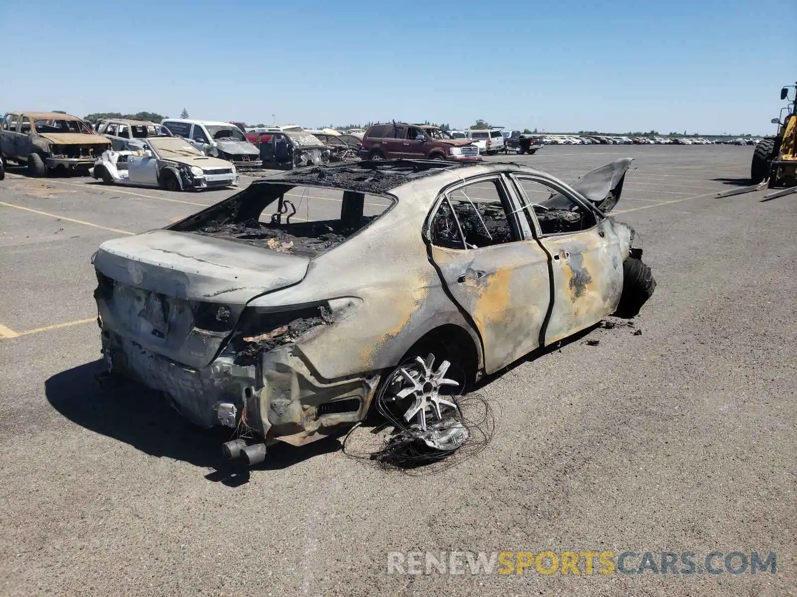 4 Photograph of a damaged car 4T1BZ1HK1KU030965 TOYOTA CAMRY 2019