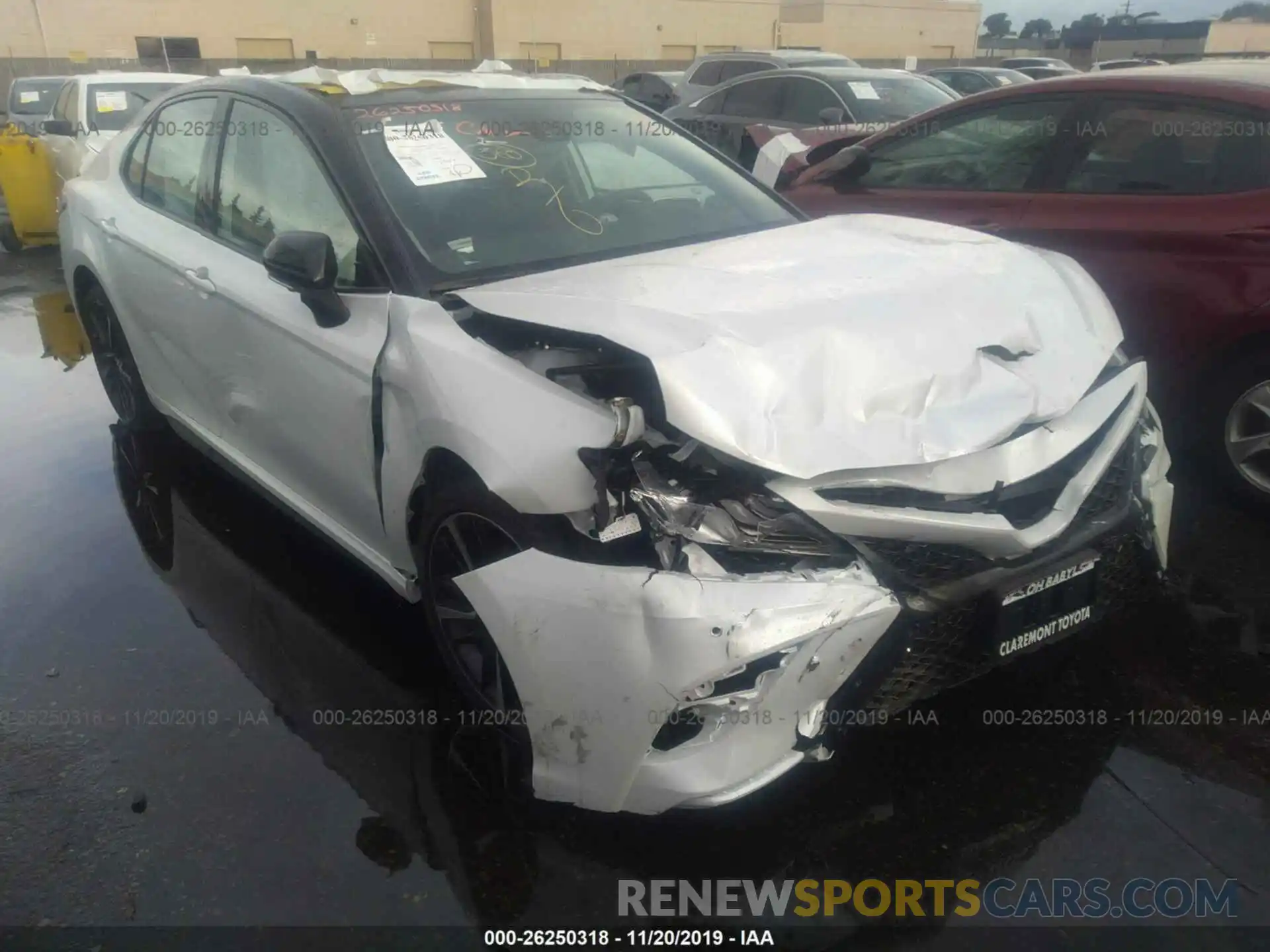 1 Photograph of a damaged car 4T1BZ1HK1KU031999 TOYOTA CAMRY 2019