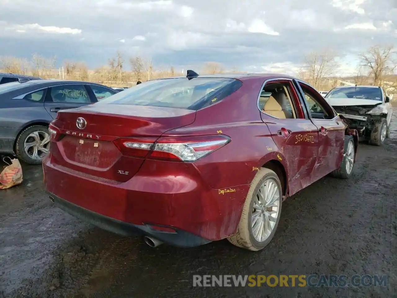 4 Photograph of a damaged car 4T1BZ1HK1KU507166 TOYOTA CAMRY 2019