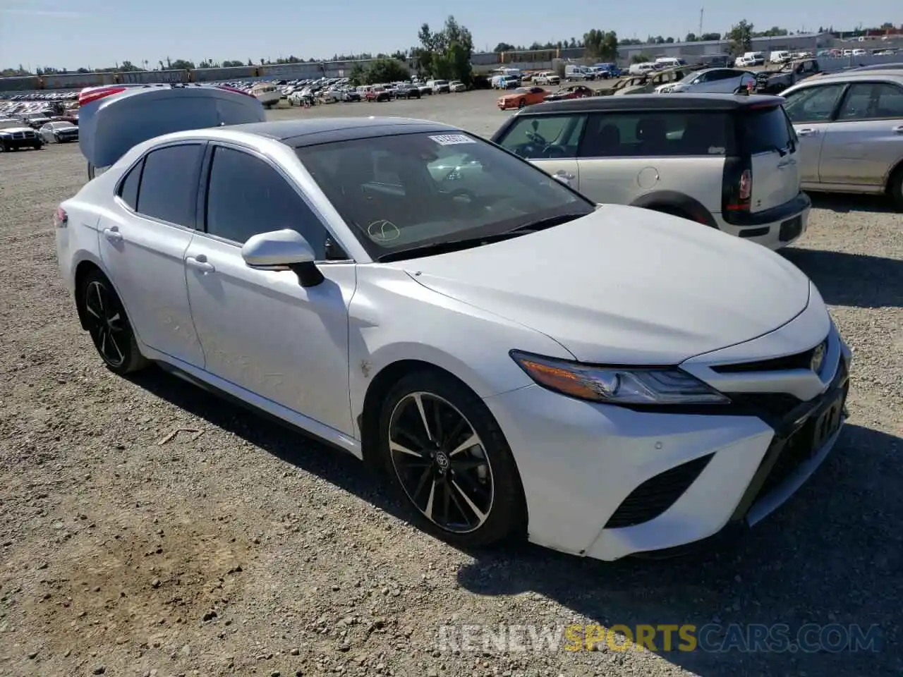 1 Photograph of a damaged car 4T1BZ1HK1KU509774 TOYOTA CAMRY 2019