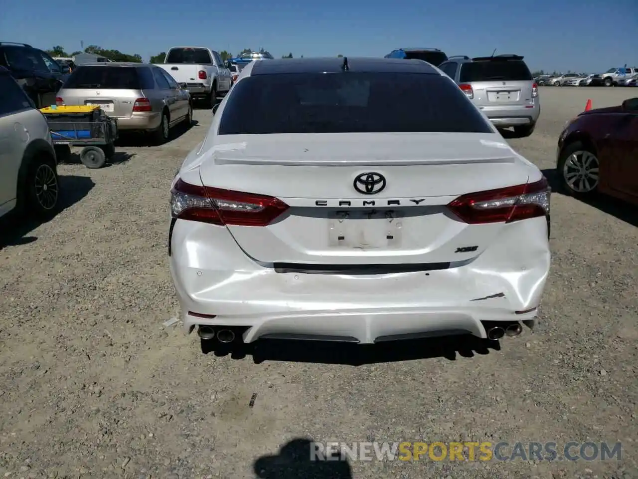 9 Photograph of a damaged car 4T1BZ1HK1KU509774 TOYOTA CAMRY 2019