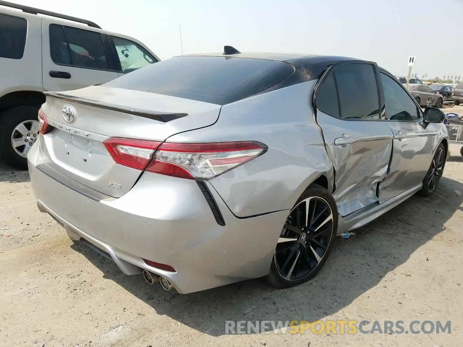 4 Photograph of a damaged car 4T1BZ1HK2KU023698 TOYOTA CAMRY 2019