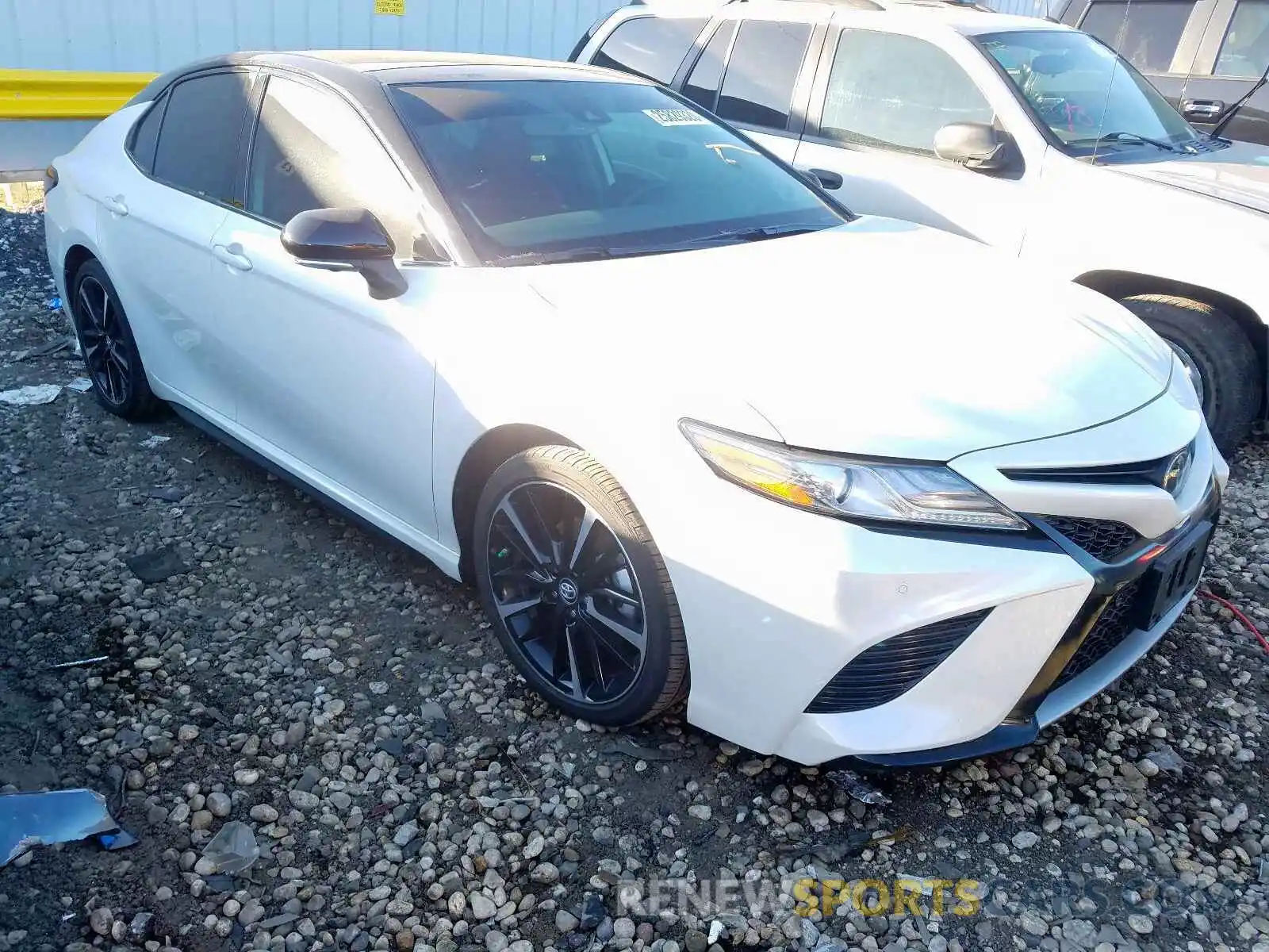 1 Photograph of a damaged car 4T1BZ1HK2KU025550 TOYOTA CAMRY 2019