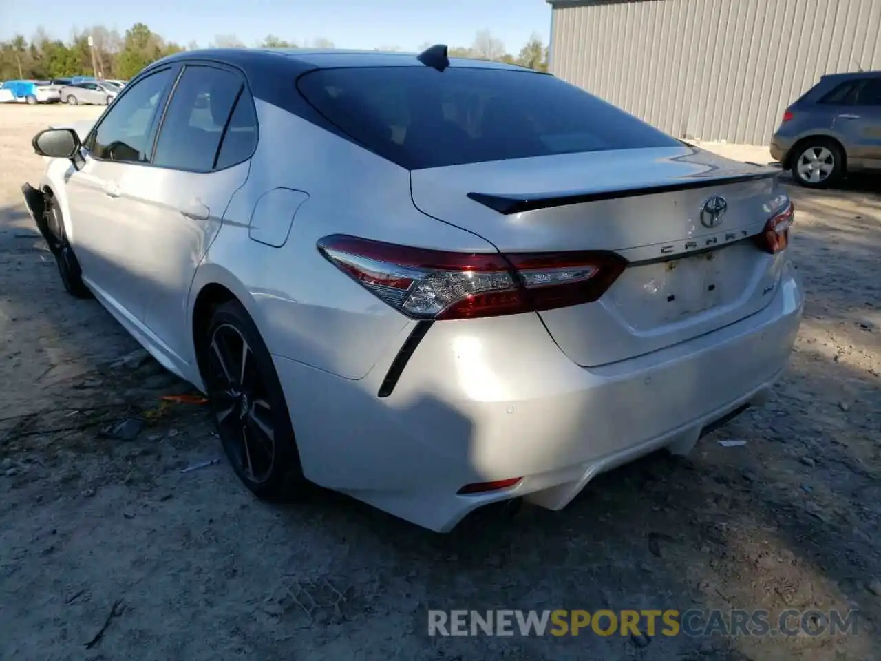 3 Photograph of a damaged car 4T1BZ1HK2KU025709 TOYOTA CAMRY 2019