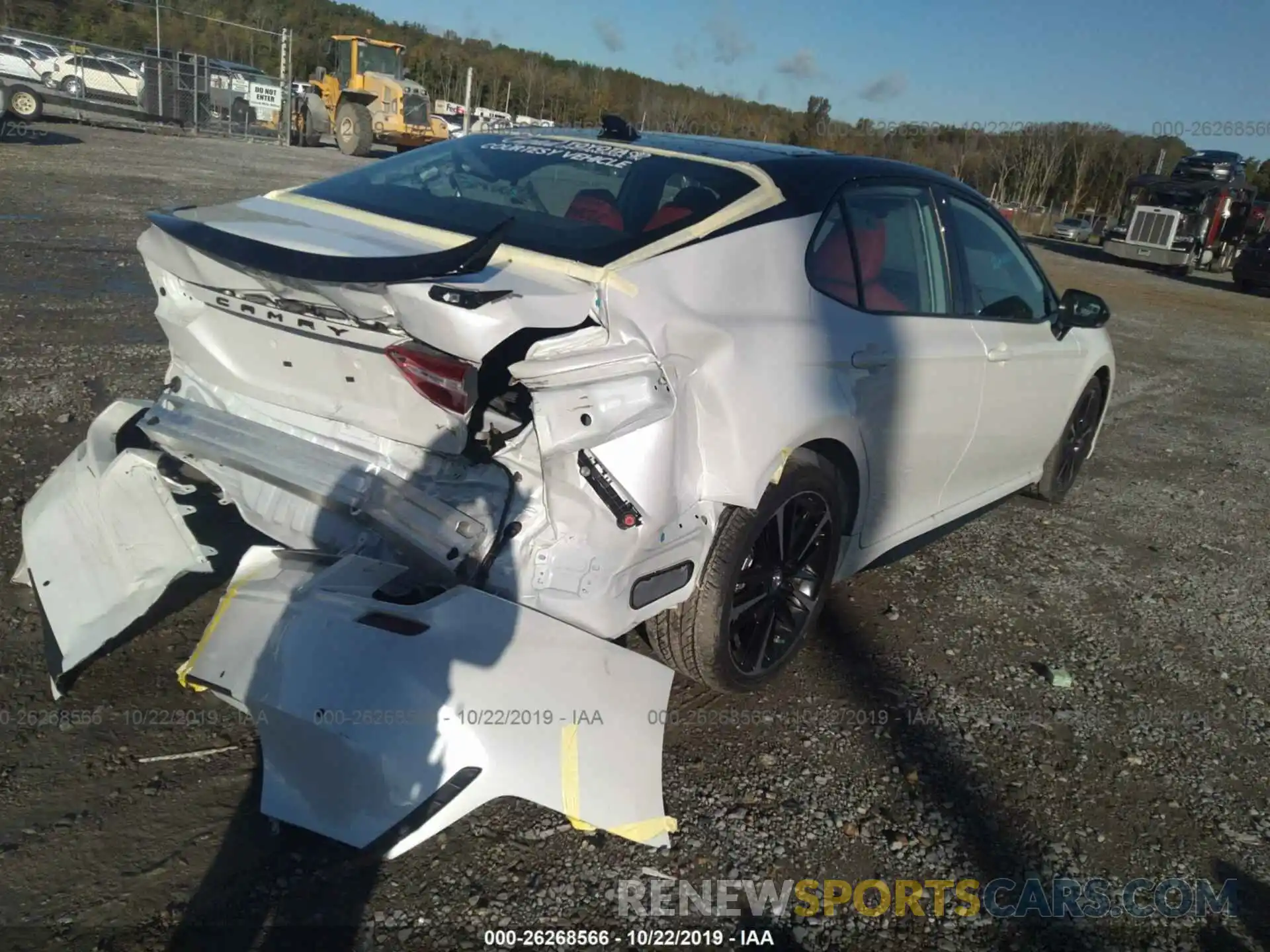 4 Photograph of a damaged car 4T1BZ1HK2KU026973 TOYOTA CAMRY 2019