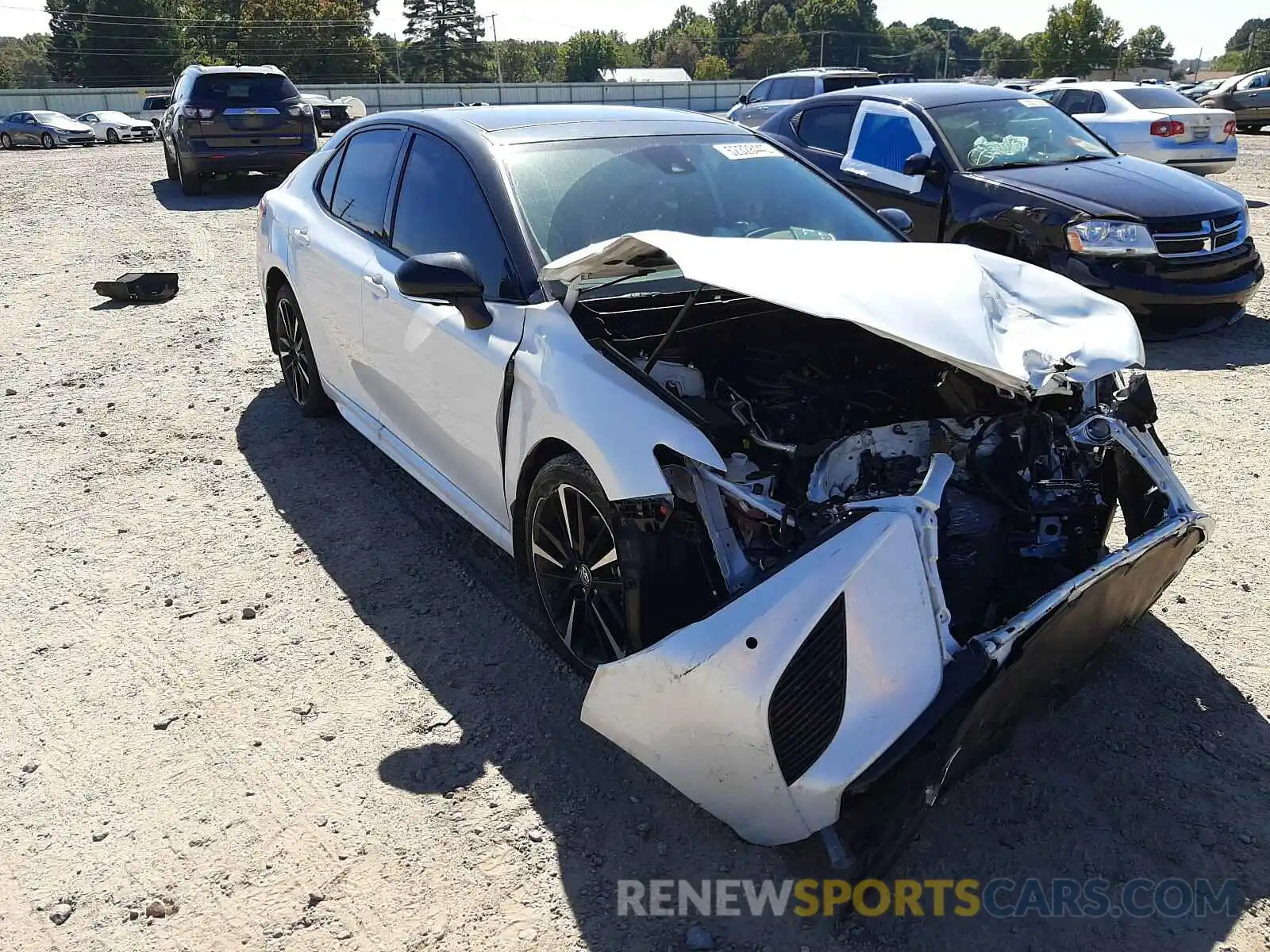 1 Photograph of a damaged car 4T1BZ1HK2KU028836 TOYOTA CAMRY 2019