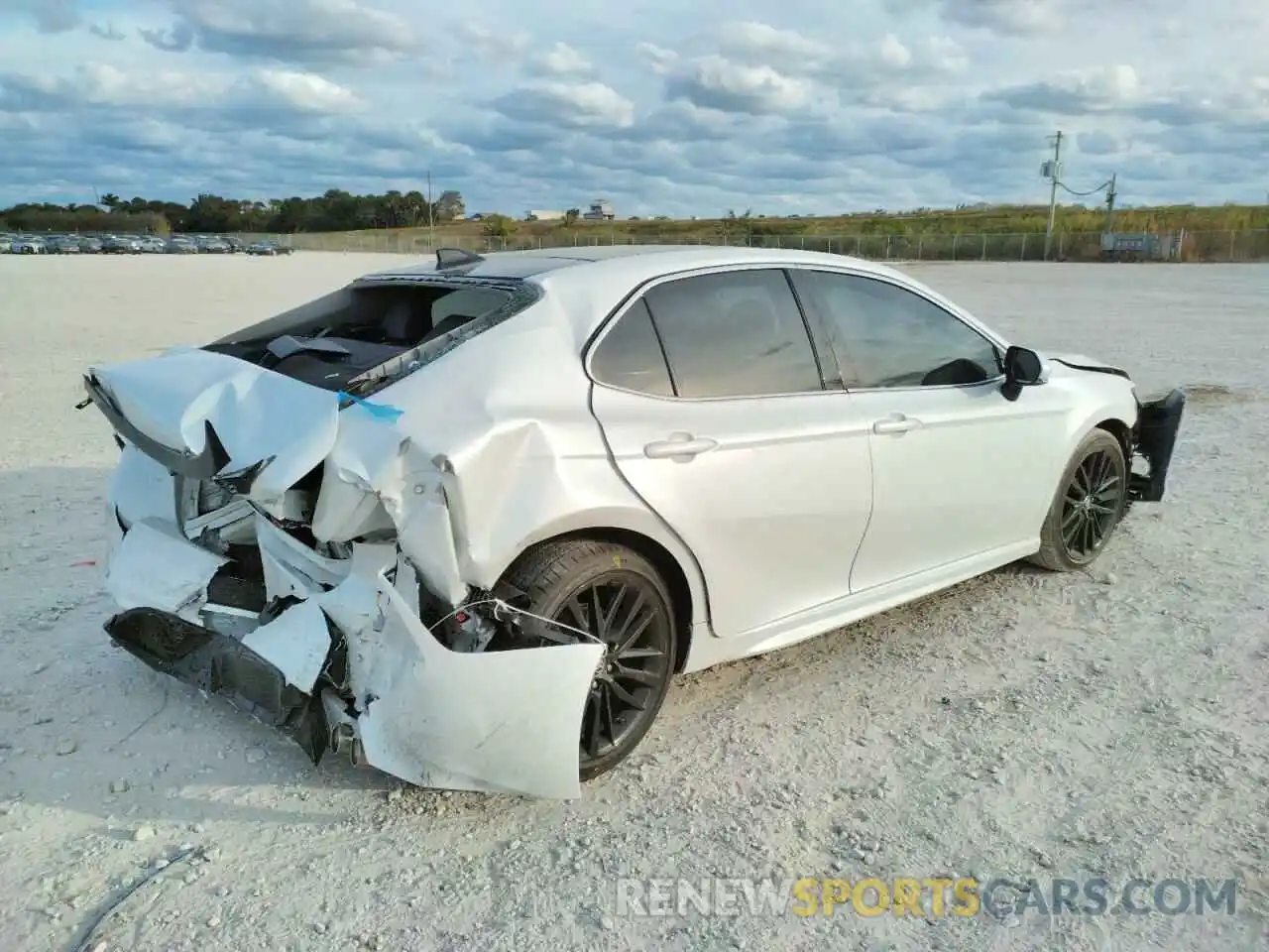 4 Фотография поврежденного автомобиля 4T1BZ1HK2KU031011 TOYOTA CAMRY 2019