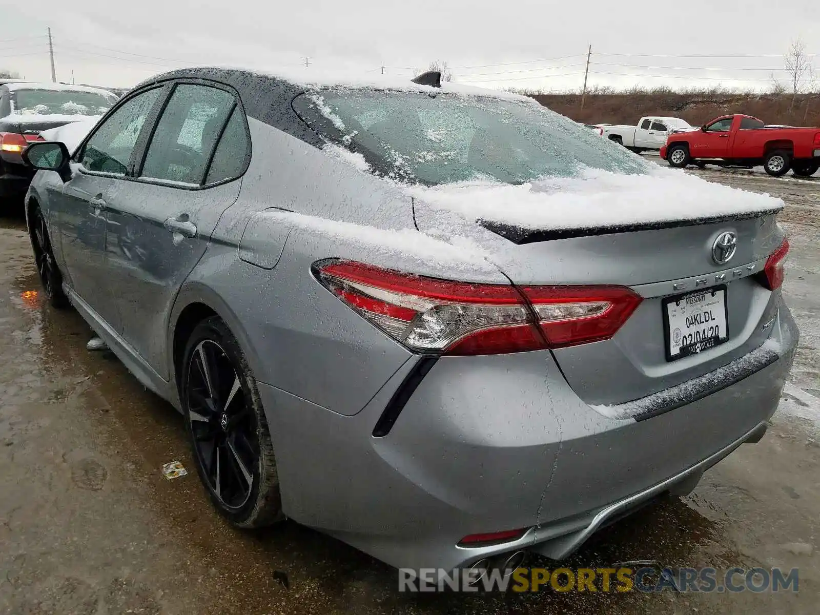 3 Photograph of a damaged car 4T1BZ1HK2KU031154 TOYOTA CAMRY 2019