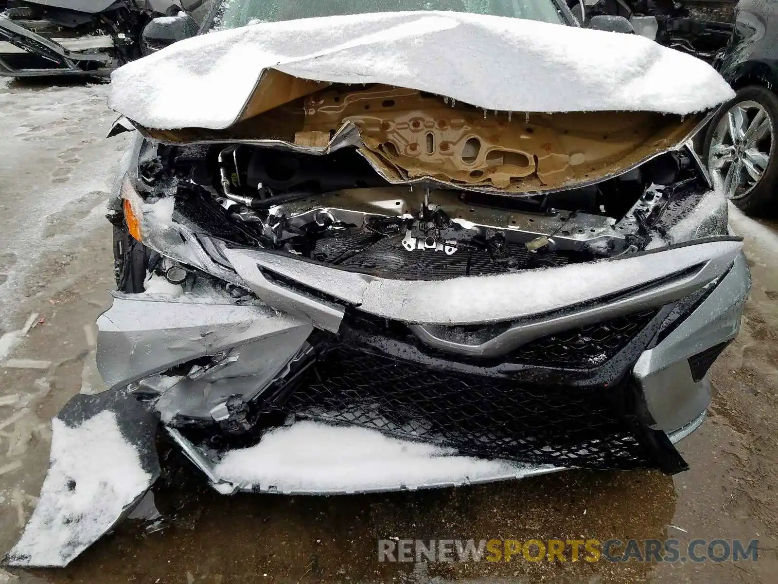 9 Photograph of a damaged car 4T1BZ1HK2KU031154 TOYOTA CAMRY 2019