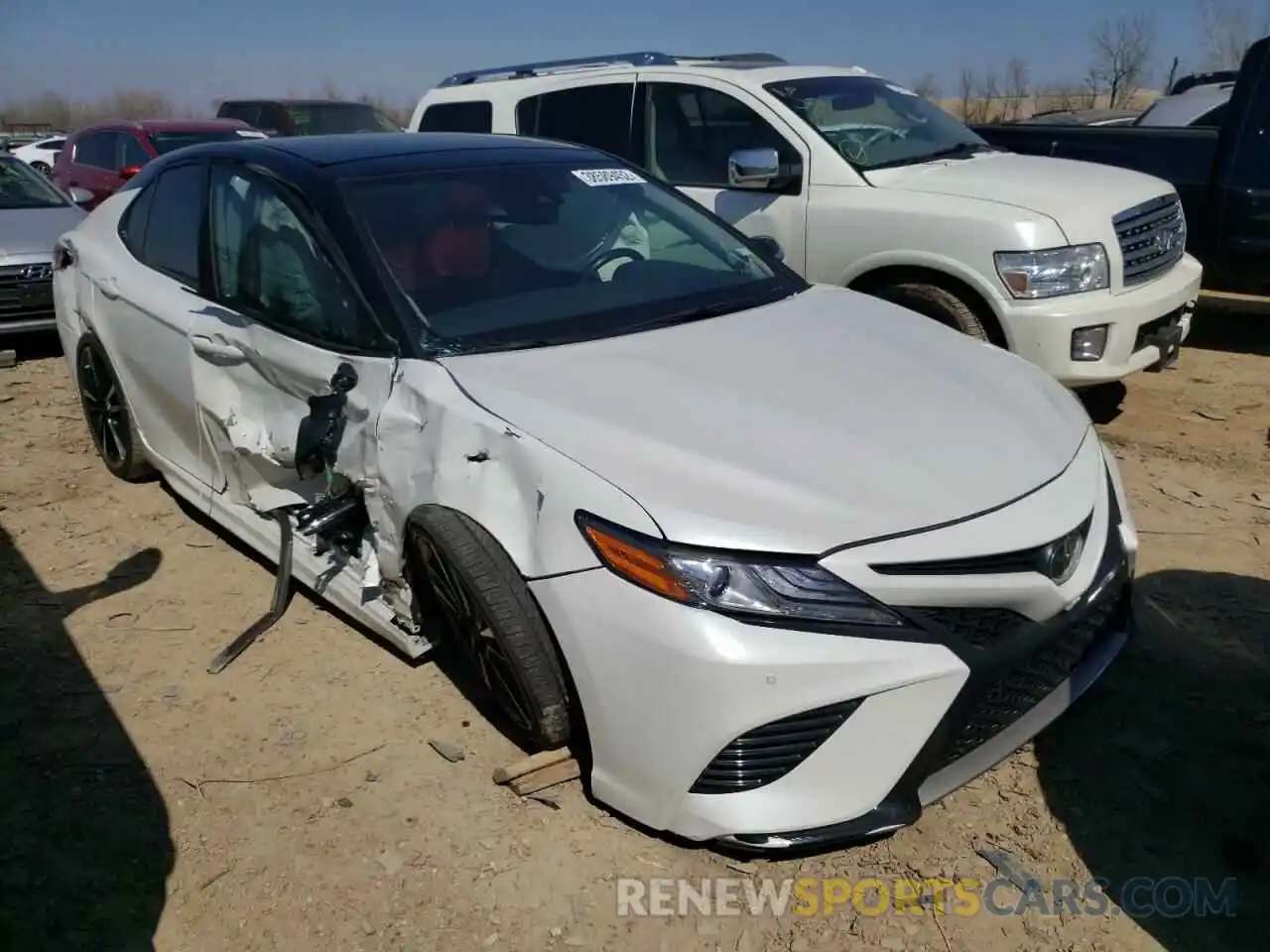 1 Photograph of a damaged car 4T1BZ1HK3KU024245 TOYOTA CAMRY 2019