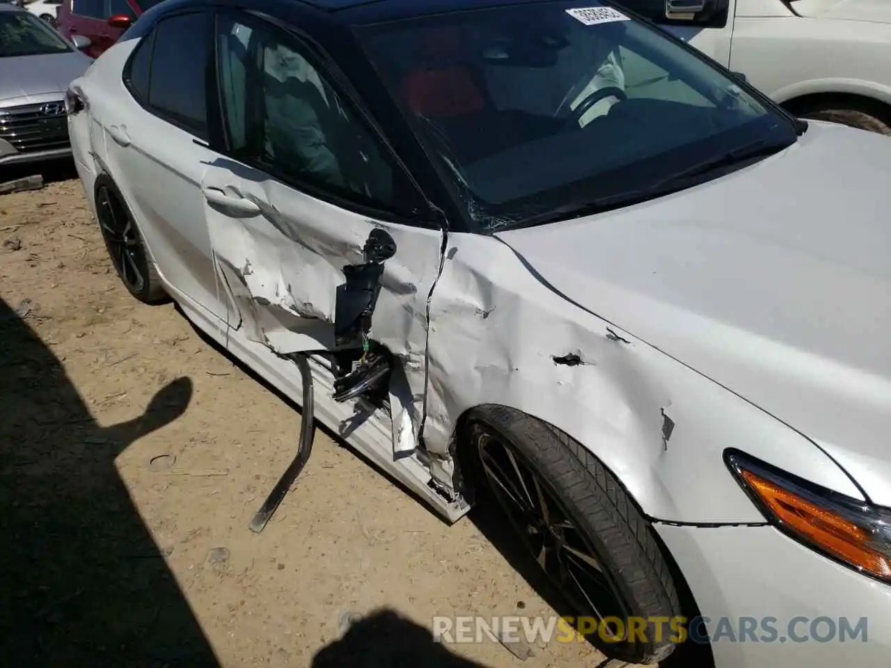 9 Photograph of a damaged car 4T1BZ1HK3KU024245 TOYOTA CAMRY 2019