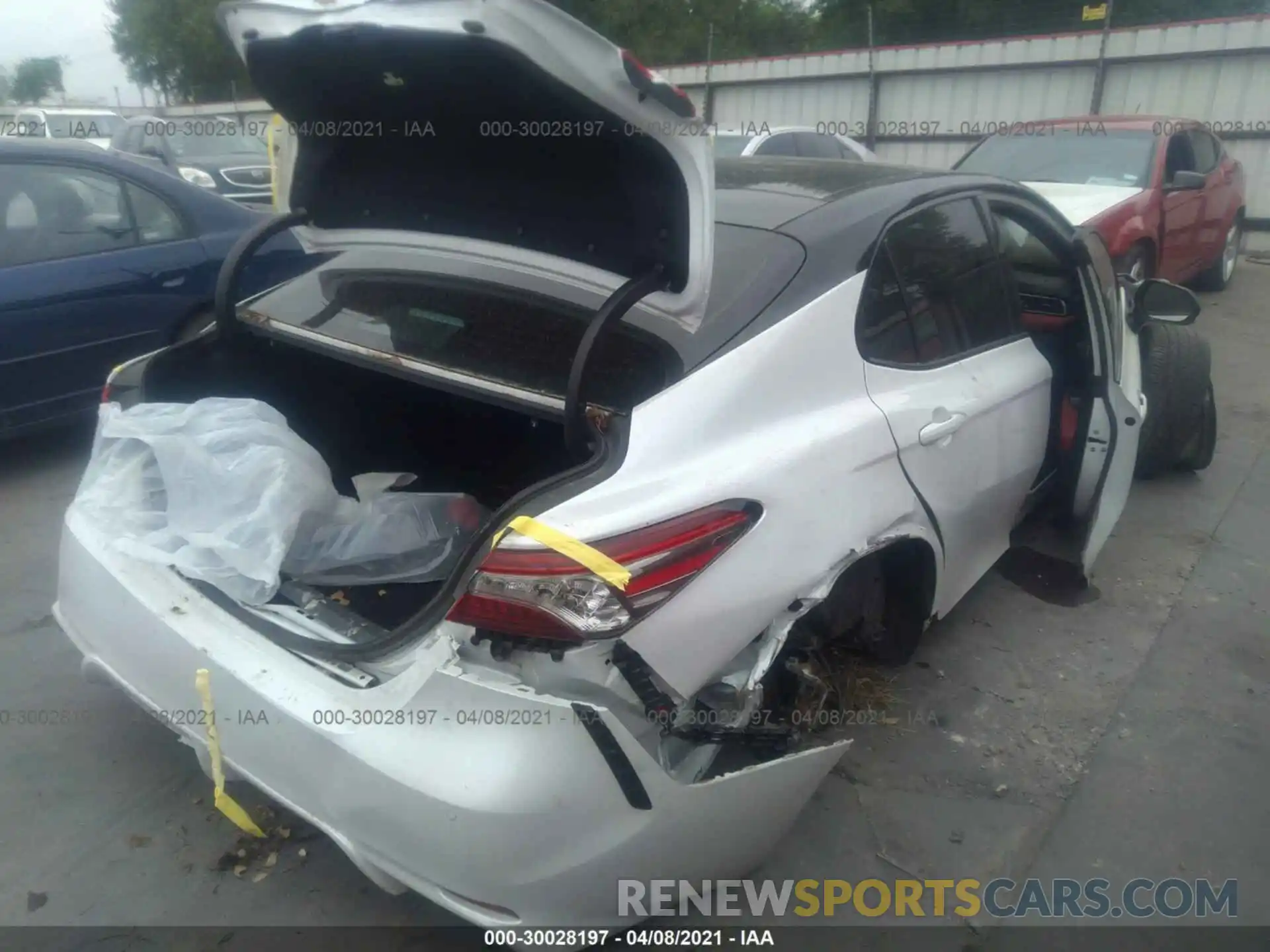 4 Photograph of a damaged car 4T1BZ1HK3KU027369 TOYOTA CAMRY 2019