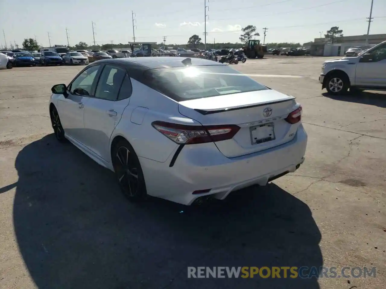 3 Photograph of a damaged car 4T1BZ1HK3KU029025 TOYOTA CAMRY 2019