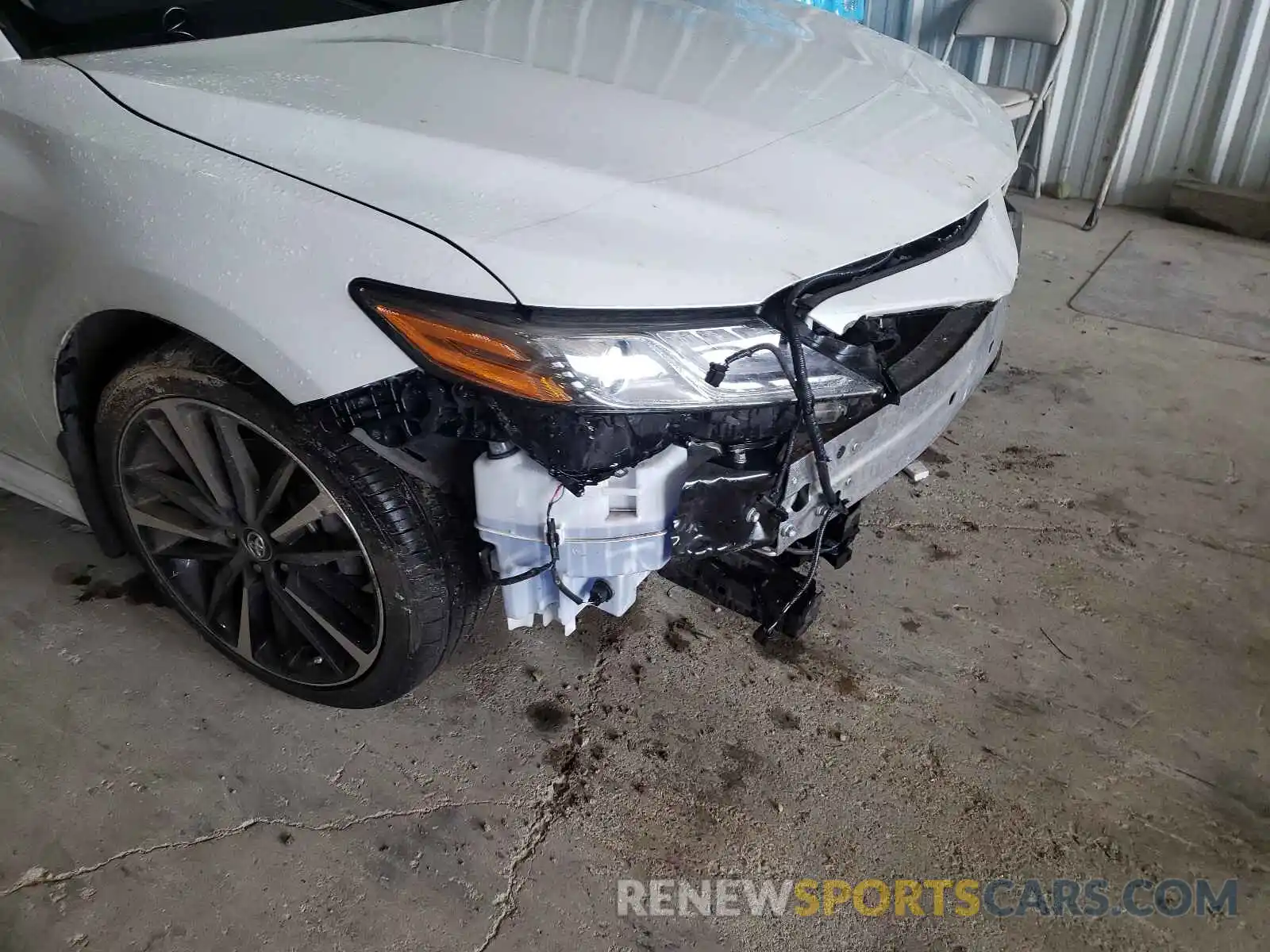 9 Photograph of a damaged car 4T1BZ1HK3KU508576 TOYOTA CAMRY 2019