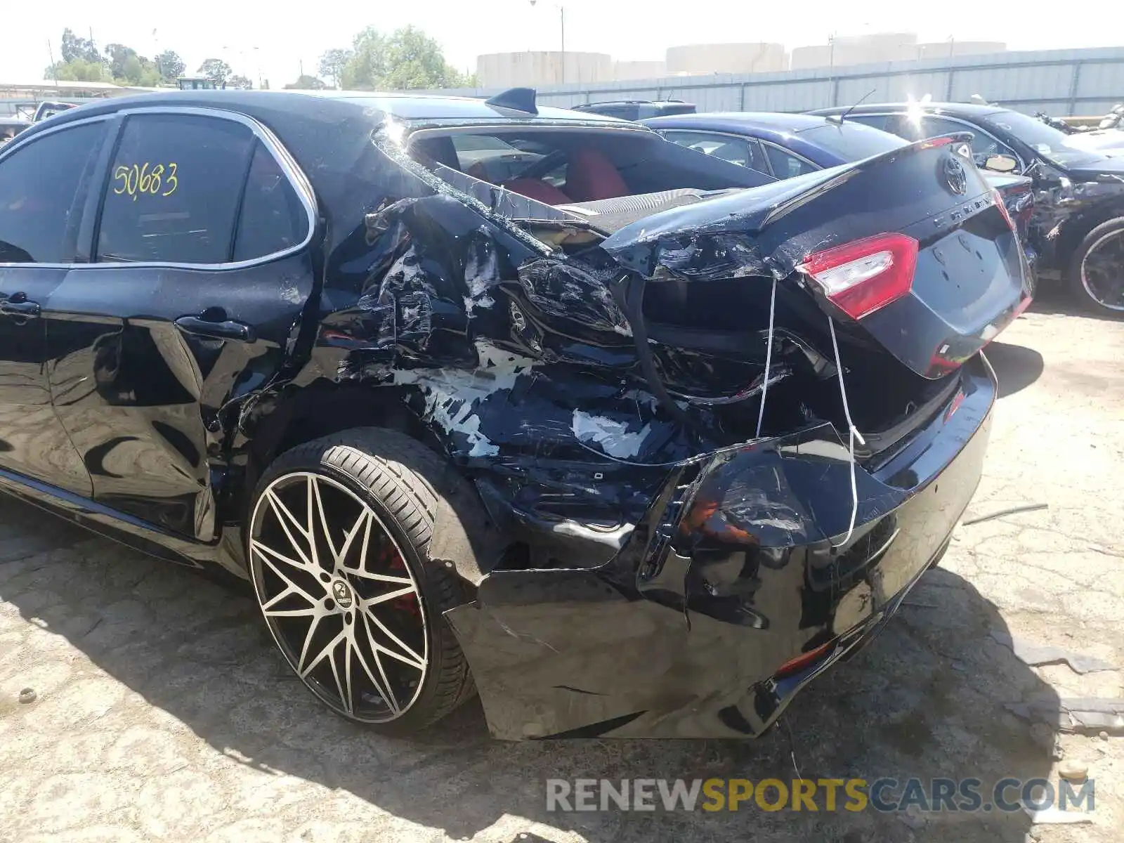 9 Photograph of a damaged car 4T1BZ1HK3KU508660 TOYOTA CAMRY 2019