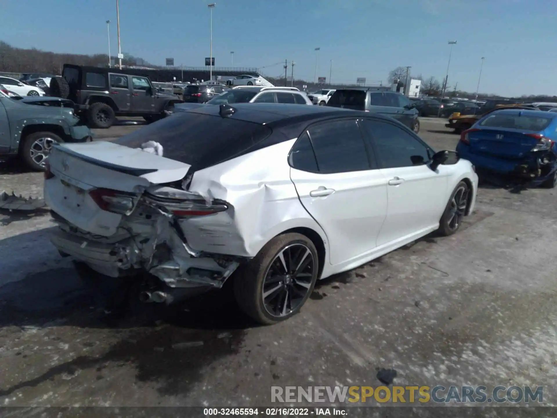 4 Photograph of a damaged car 4T1BZ1HK4KU023251 TOYOTA CAMRY 2019