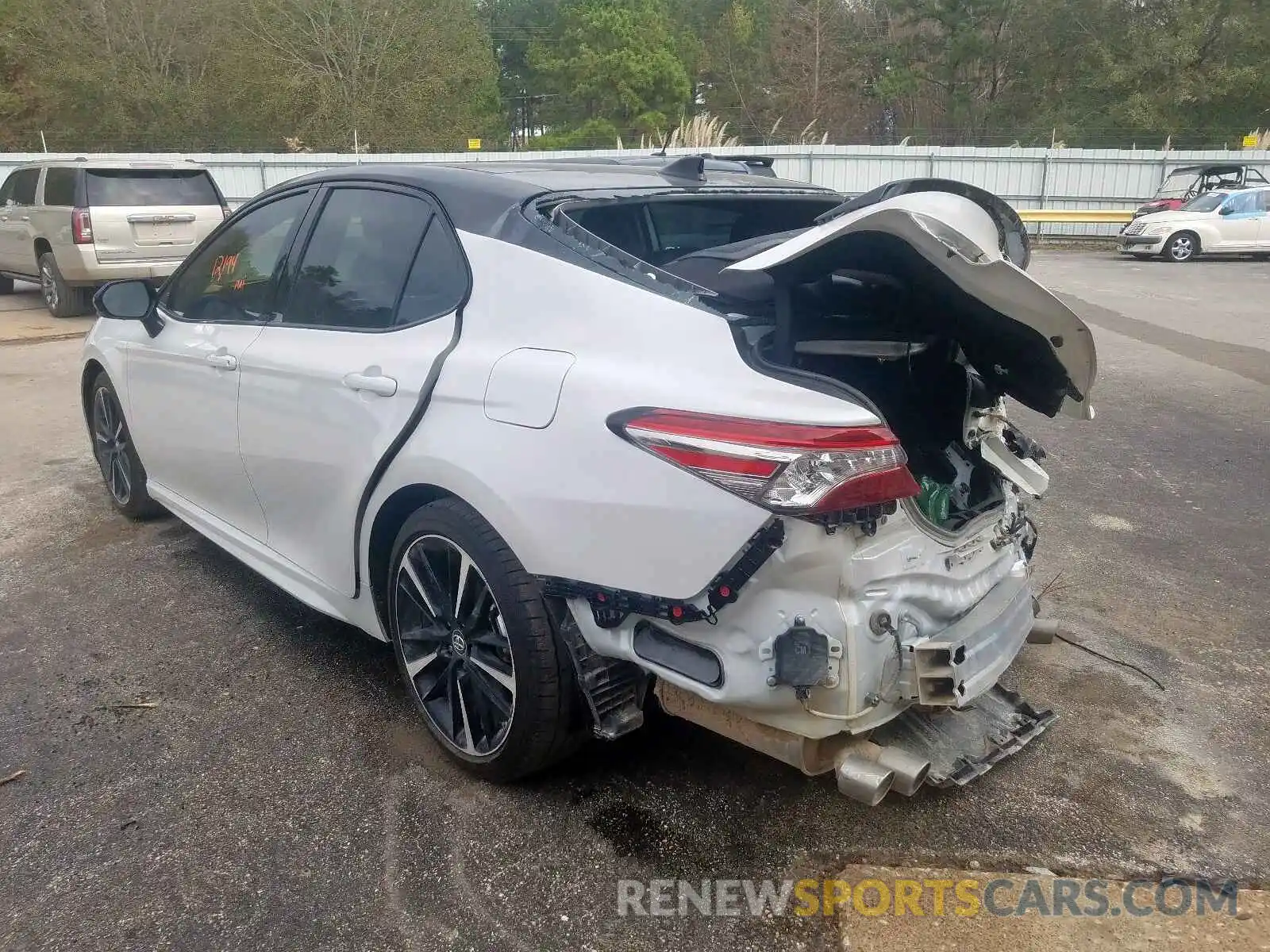 3 Photograph of a damaged car 4T1BZ1HK4KU025081 TOYOTA CAMRY 2019