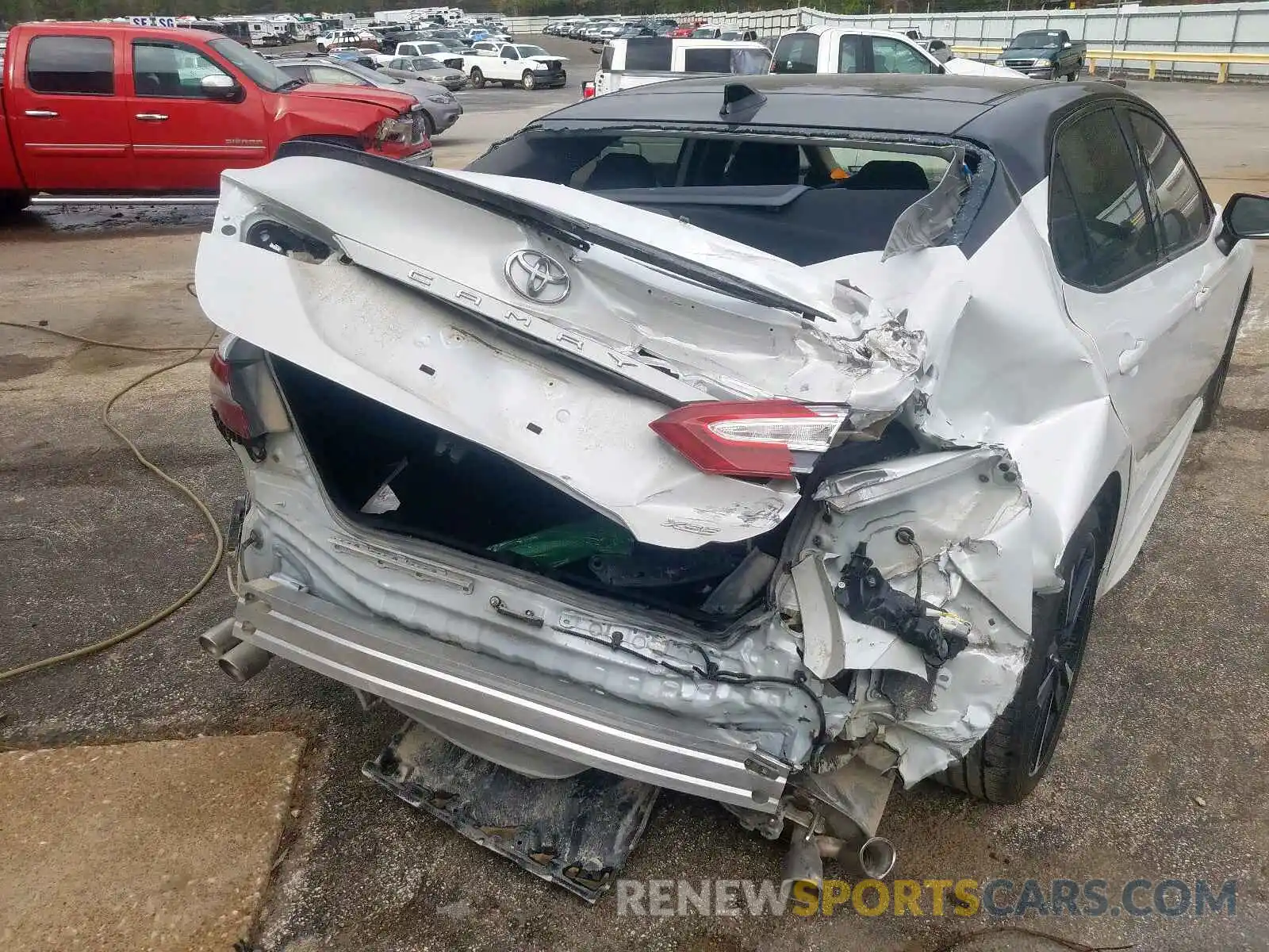 9 Photograph of a damaged car 4T1BZ1HK4KU025081 TOYOTA CAMRY 2019