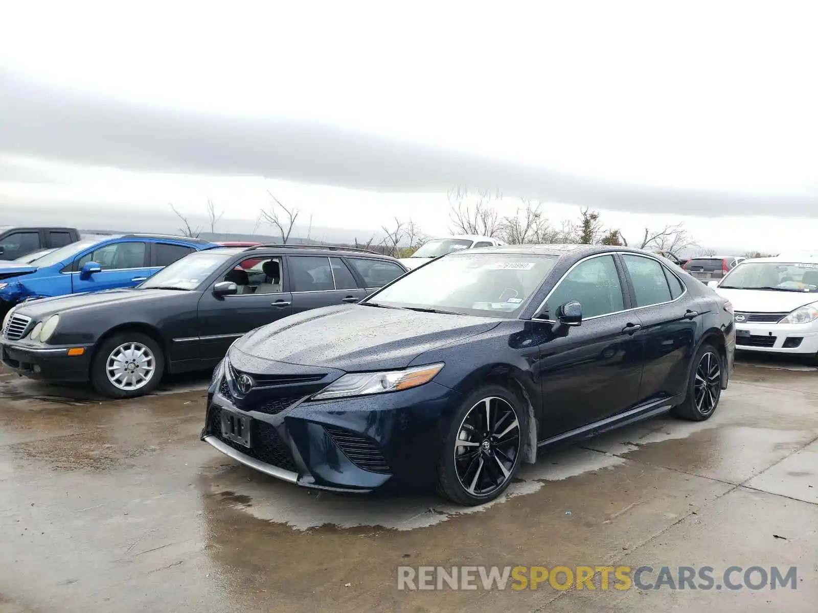 2 Photograph of a damaged car 4T1BZ1HK5KU027115 TOYOTA CAMRY 2019