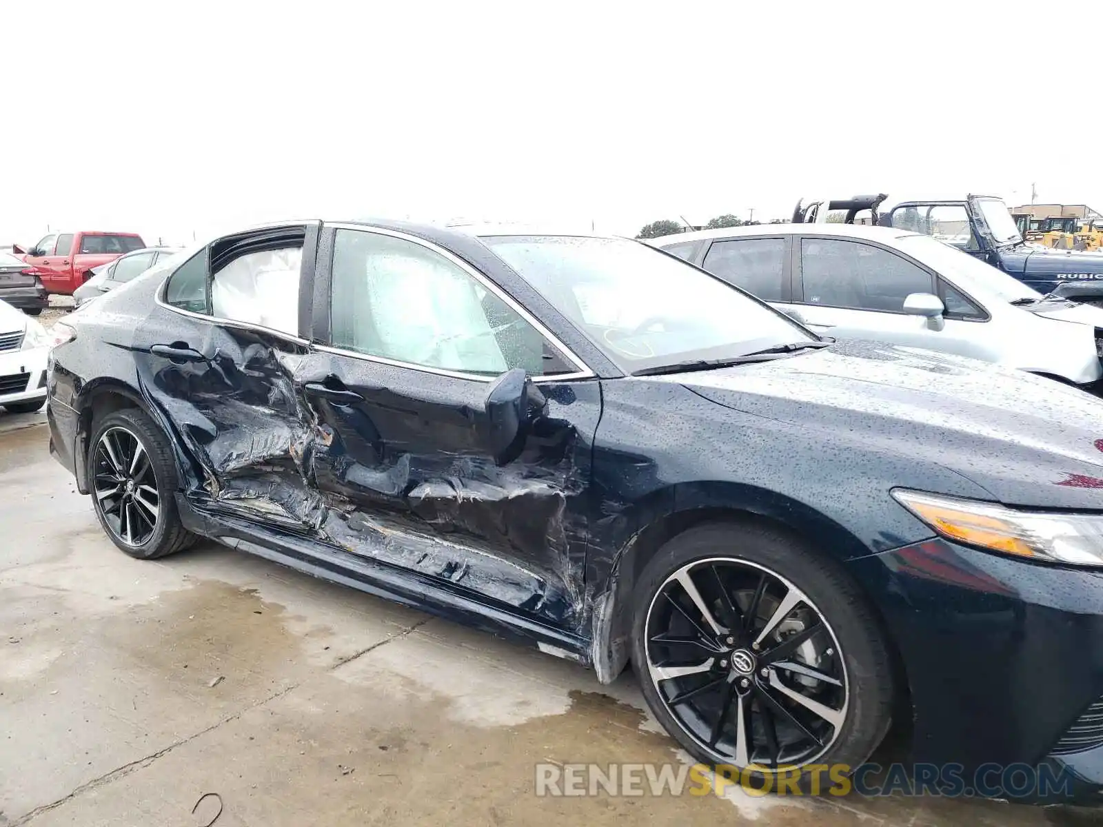 9 Photograph of a damaged car 4T1BZ1HK5KU027115 TOYOTA CAMRY 2019