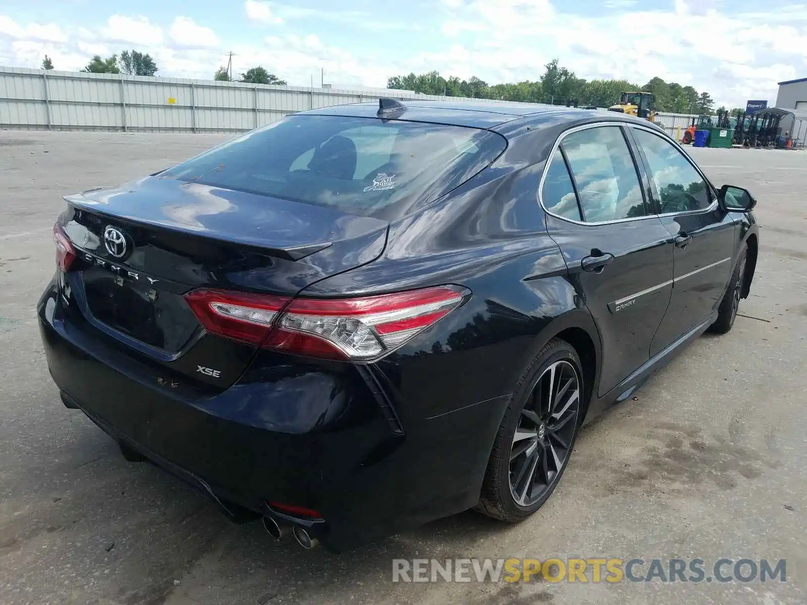 4 Photograph of a damaged car 4T1BZ1HK5KU028393 TOYOTA CAMRY 2019