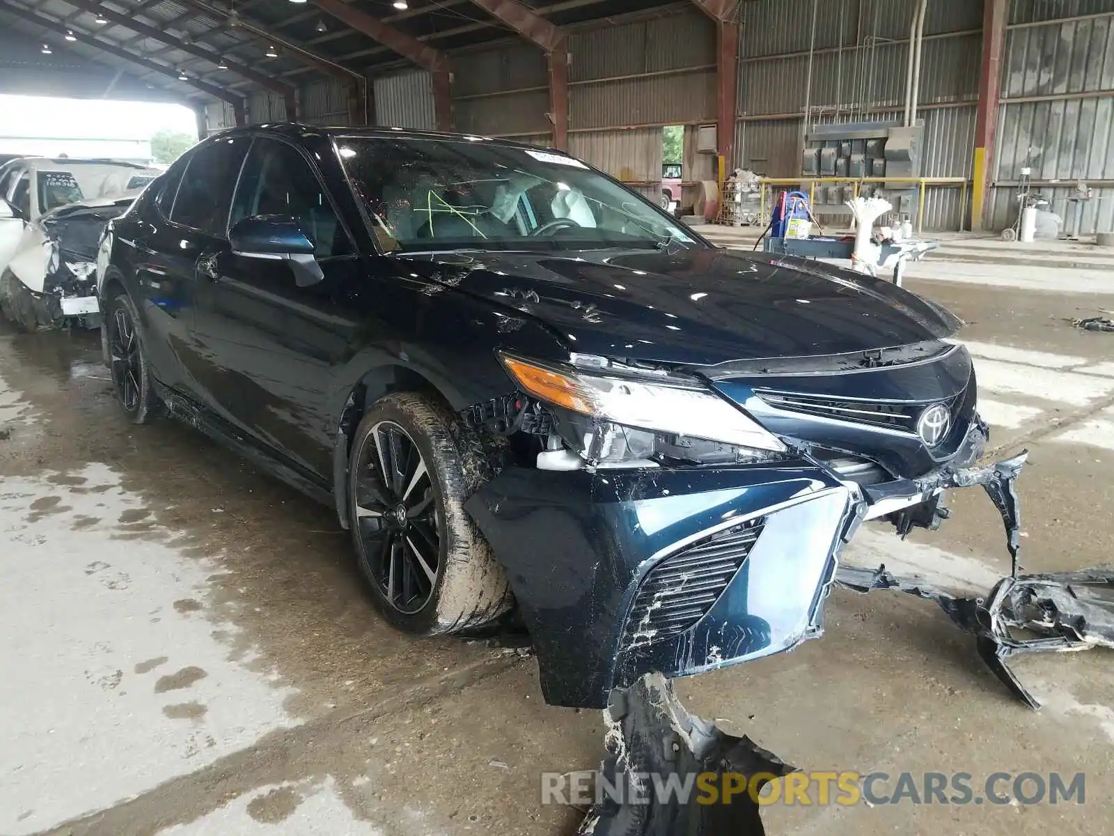 1 Photograph of a damaged car 4T1BZ1HK5KU028684 TOYOTA CAMRY 2019