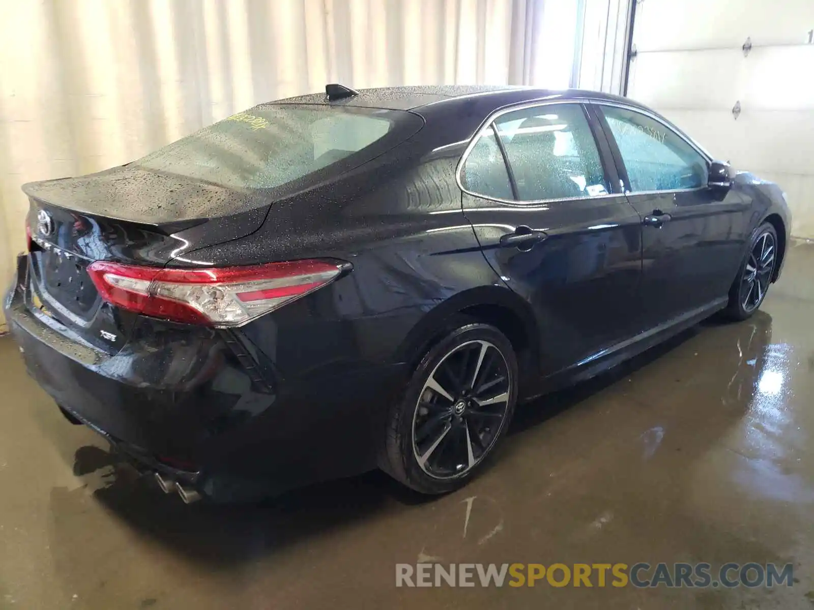 4 Photograph of a damaged car 4T1BZ1HK5KU029754 TOYOTA CAMRY 2019