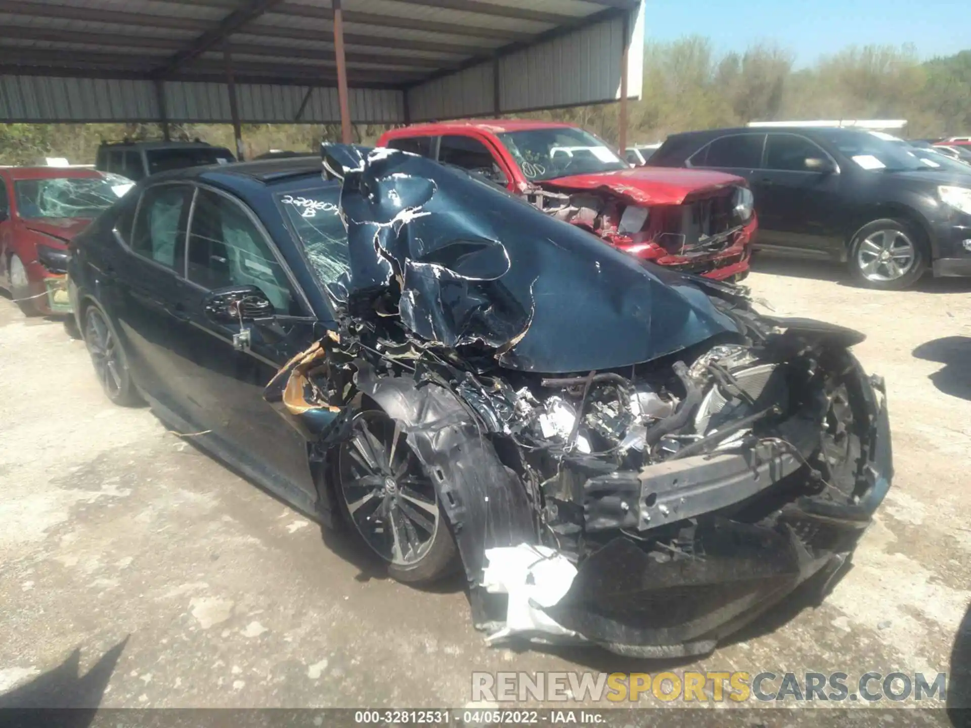 1 Photograph of a damaged car 4T1BZ1HK5KU030645 TOYOTA CAMRY 2019