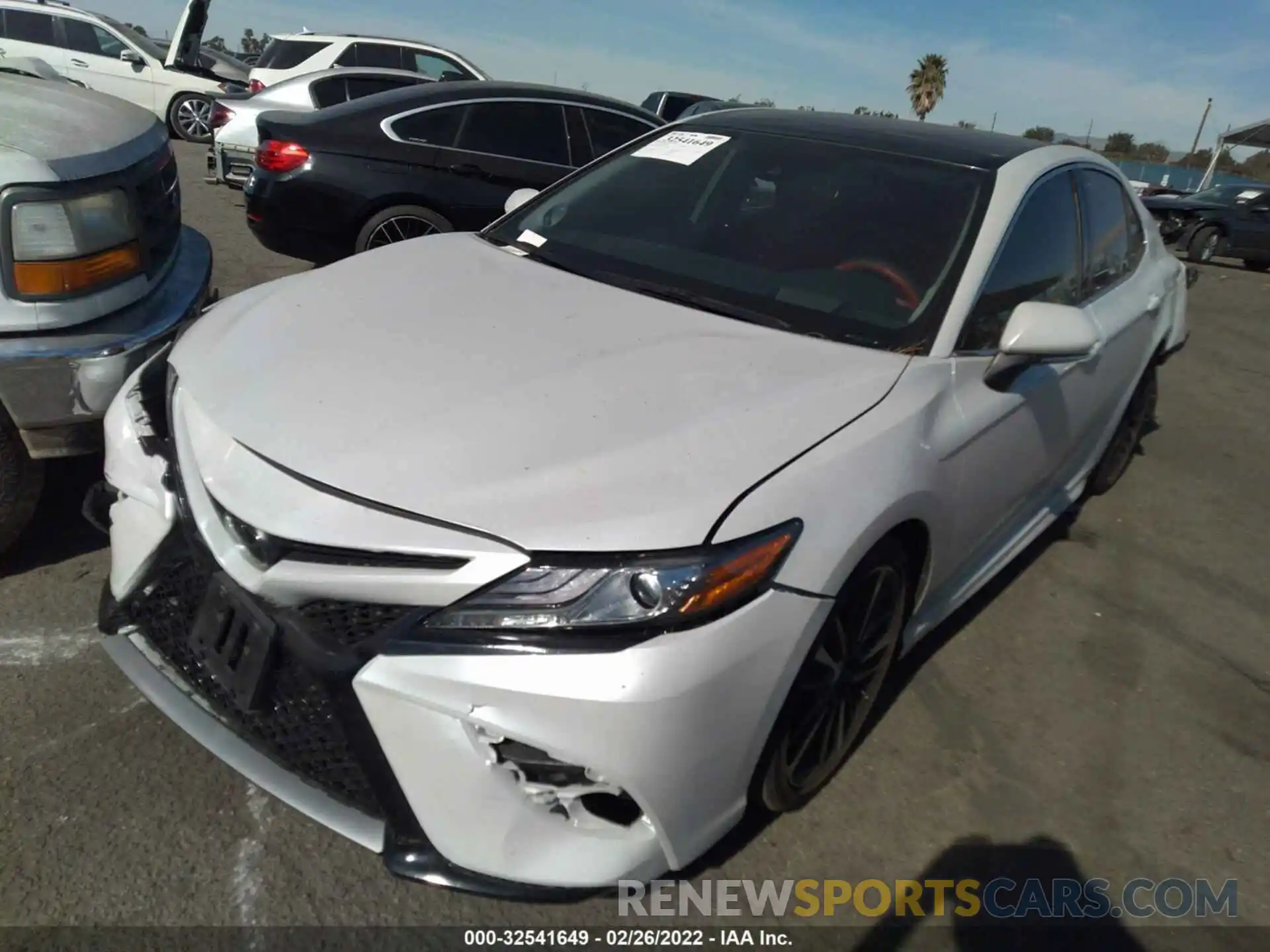 2 Photograph of a damaged car 4T1BZ1HK5KU032041 TOYOTA CAMRY 2019