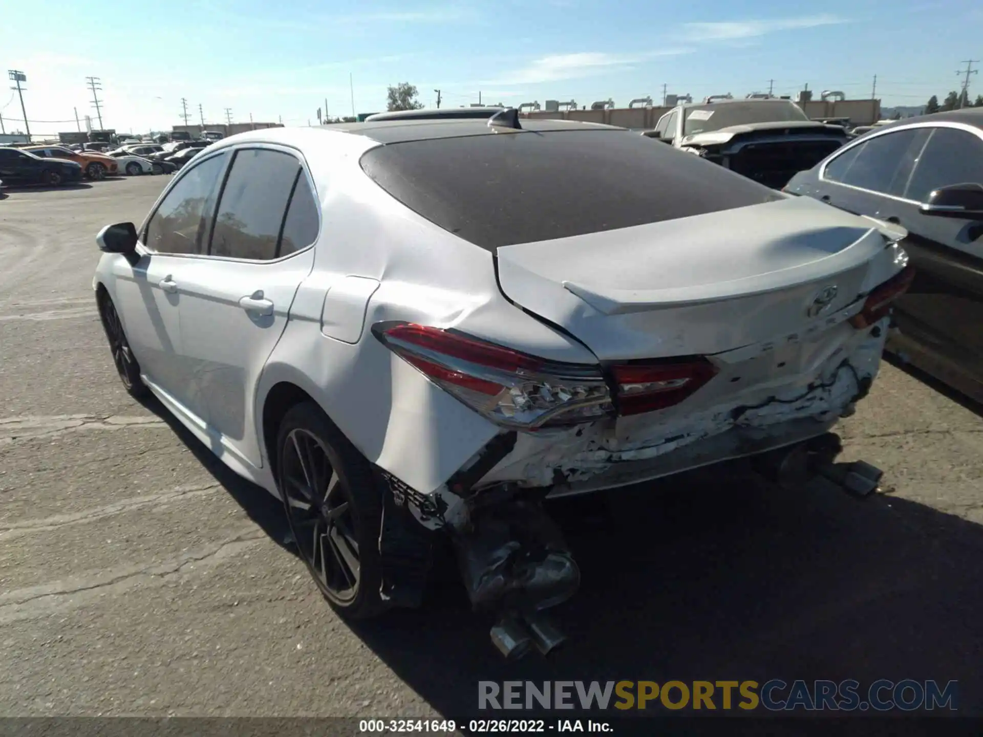 3 Photograph of a damaged car 4T1BZ1HK5KU032041 TOYOTA CAMRY 2019