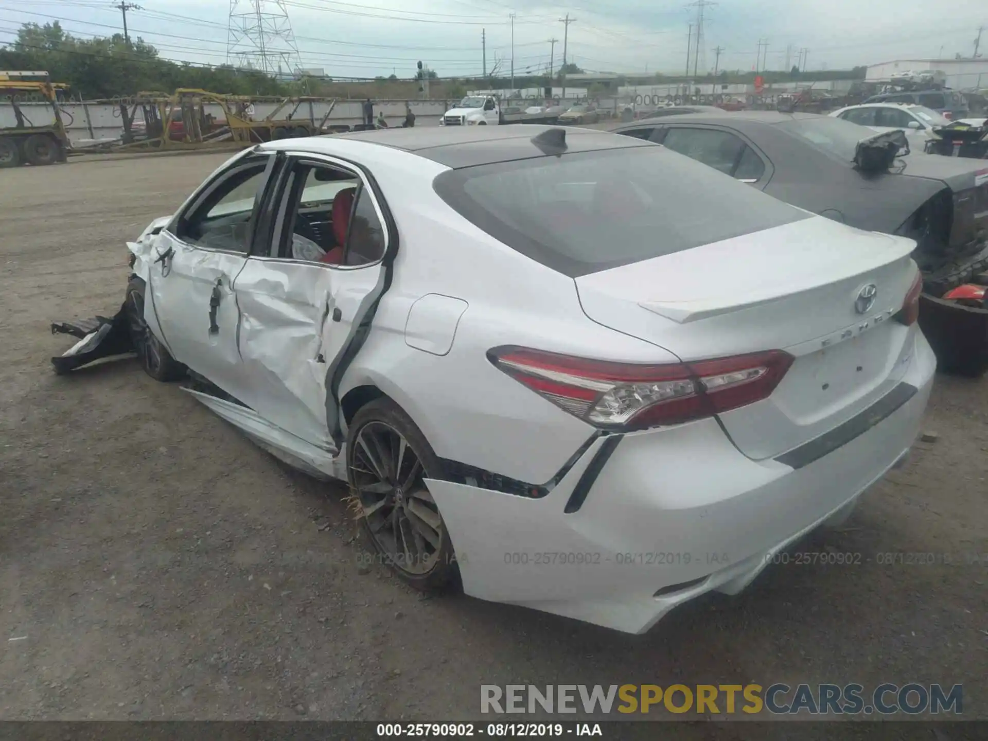 3 Photograph of a damaged car 4T1BZ1HK5KU507686 TOYOTA CAMRY 2019