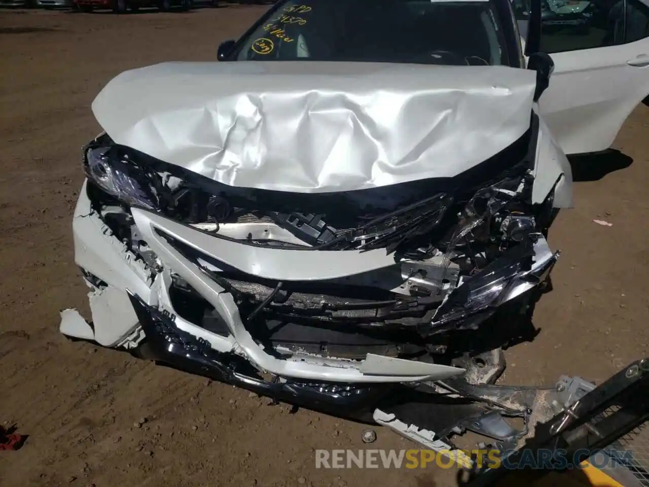 9 Photograph of a damaged car 4T1BZ1HK6KU022165 TOYOTA CAMRY 2019