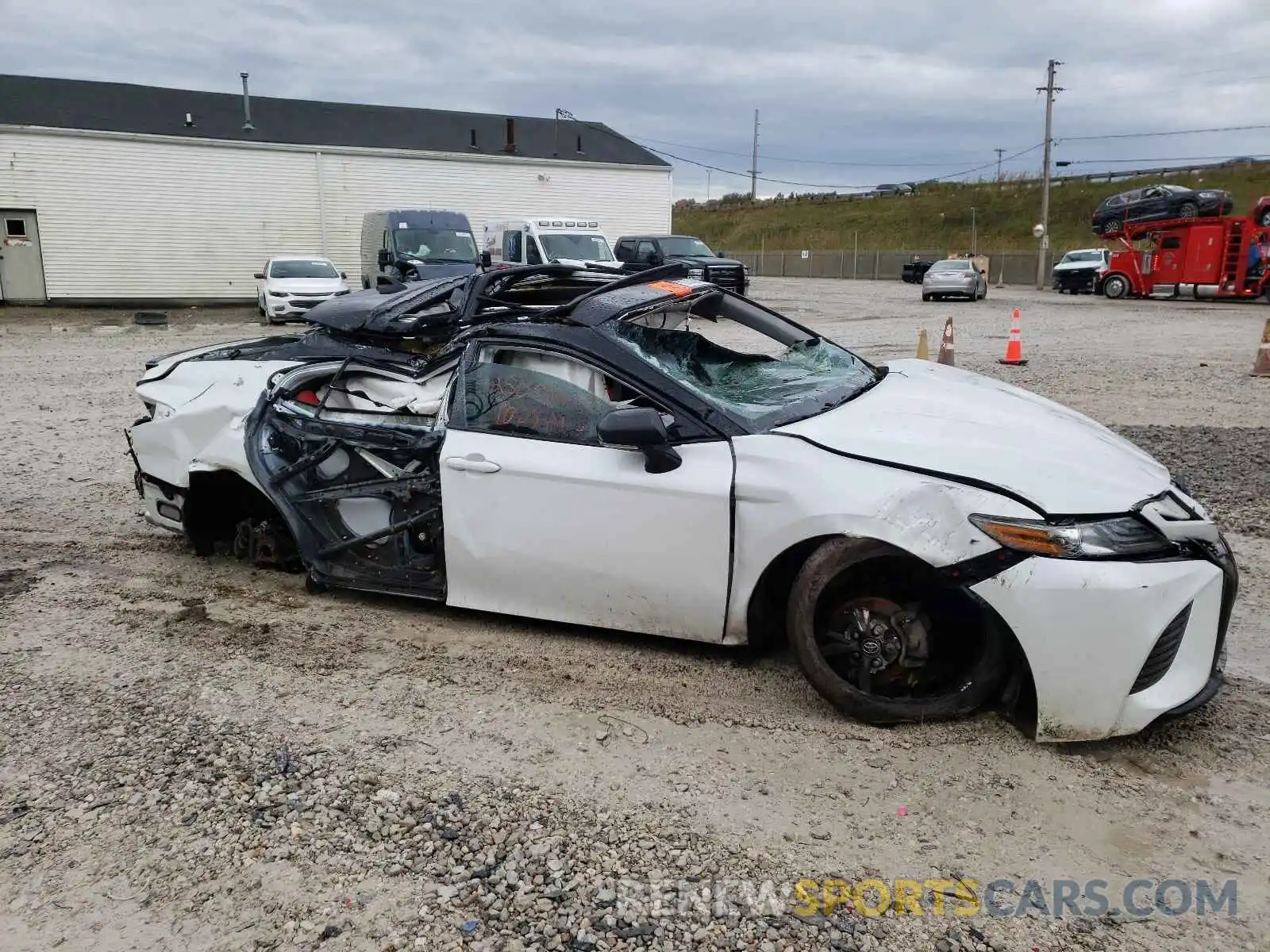 9 Photograph of a damaged car 4T1BZ1HK6KU025373 TOYOTA CAMRY 2019