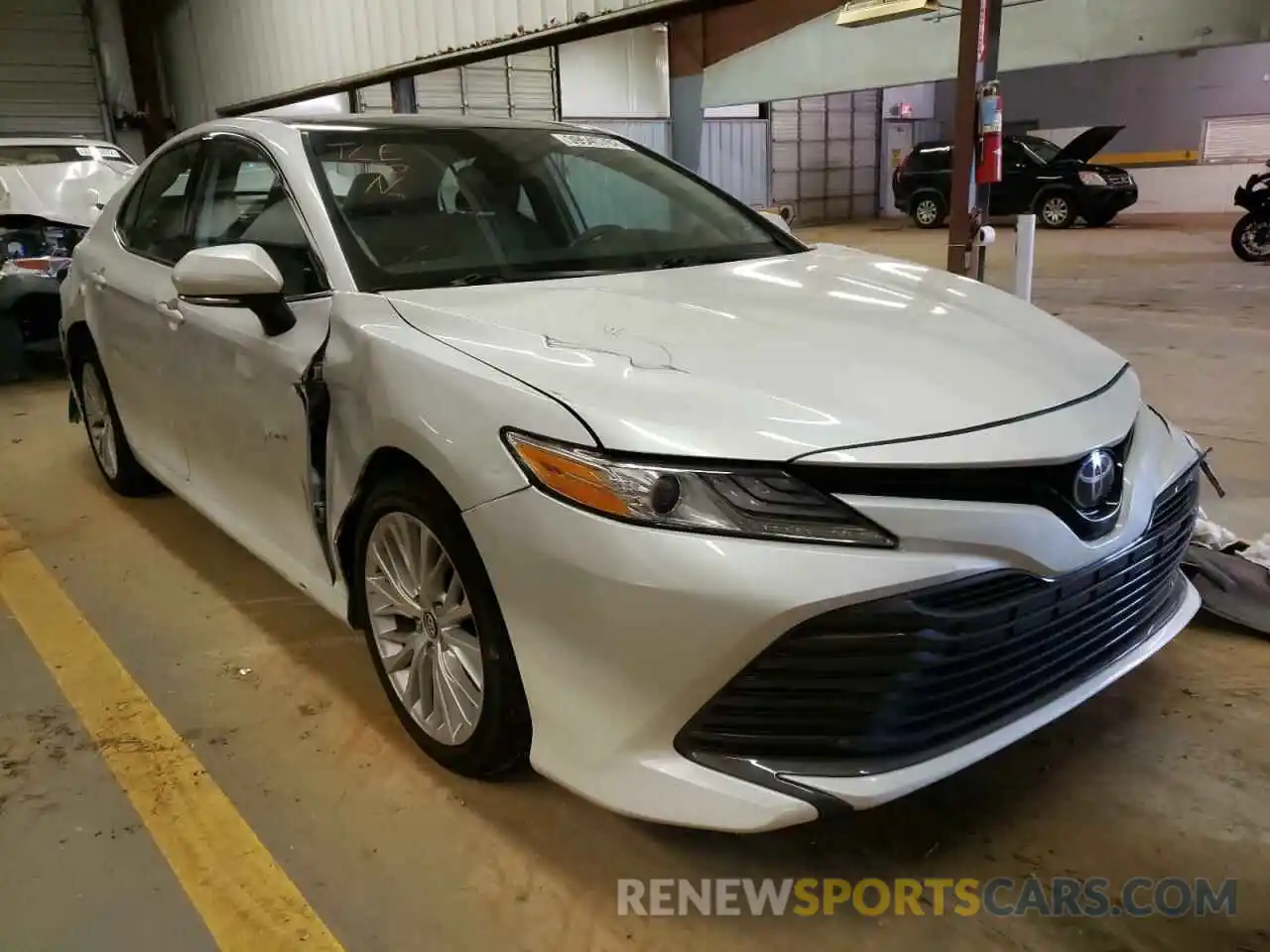 1 Photograph of a damaged car 4T1BZ1HK6KU027463 TOYOTA CAMRY 2019