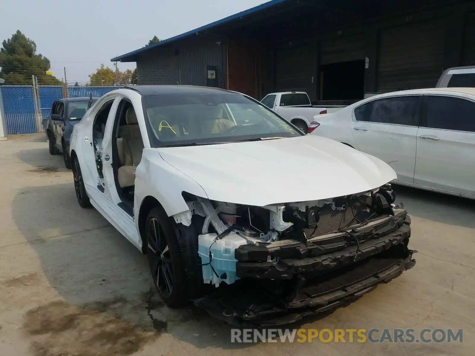 1 Photograph of a damaged car 4T1BZ1HK6KU028094 TOYOTA CAMRY 2019