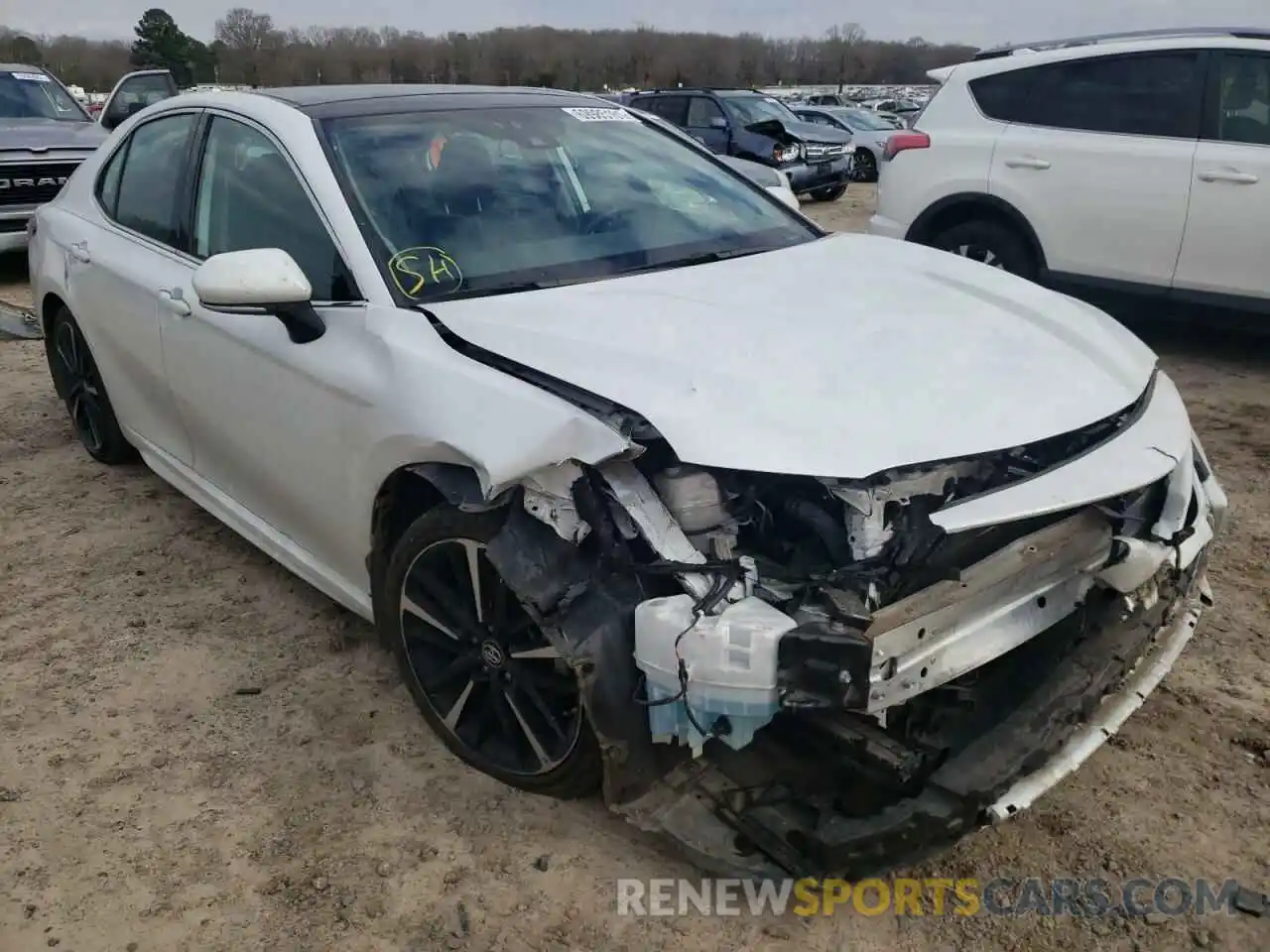 1 Photograph of a damaged car 4T1BZ1HK6KU028340 TOYOTA CAMRY 2019