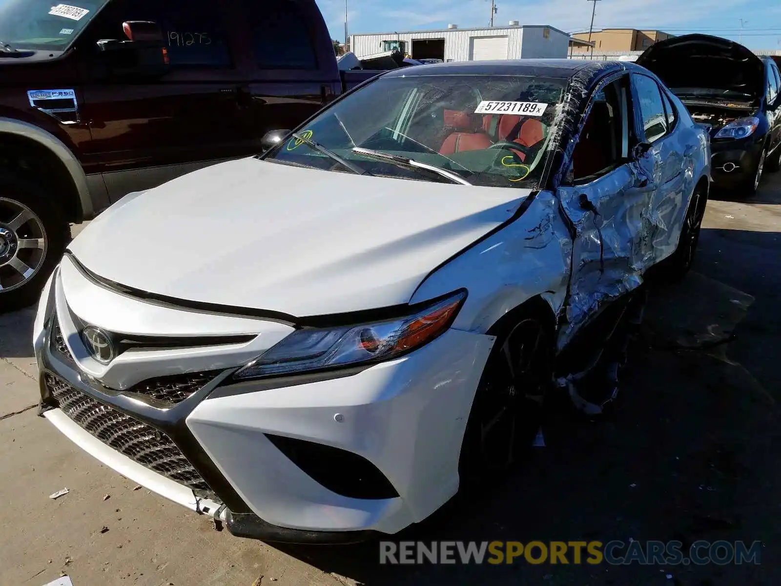 2 Photograph of a damaged car 4T1BZ1HK6KU031741 TOYOTA CAMRY 2019