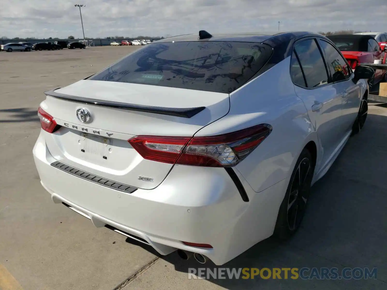 4 Photograph of a damaged car 4T1BZ1HK6KU032288 TOYOTA CAMRY 2019