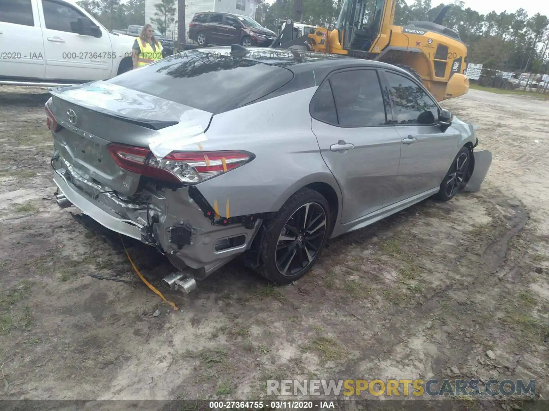 4 Photograph of a damaged car 4T1BZ1HK6KU032727 TOYOTA CAMRY 2019