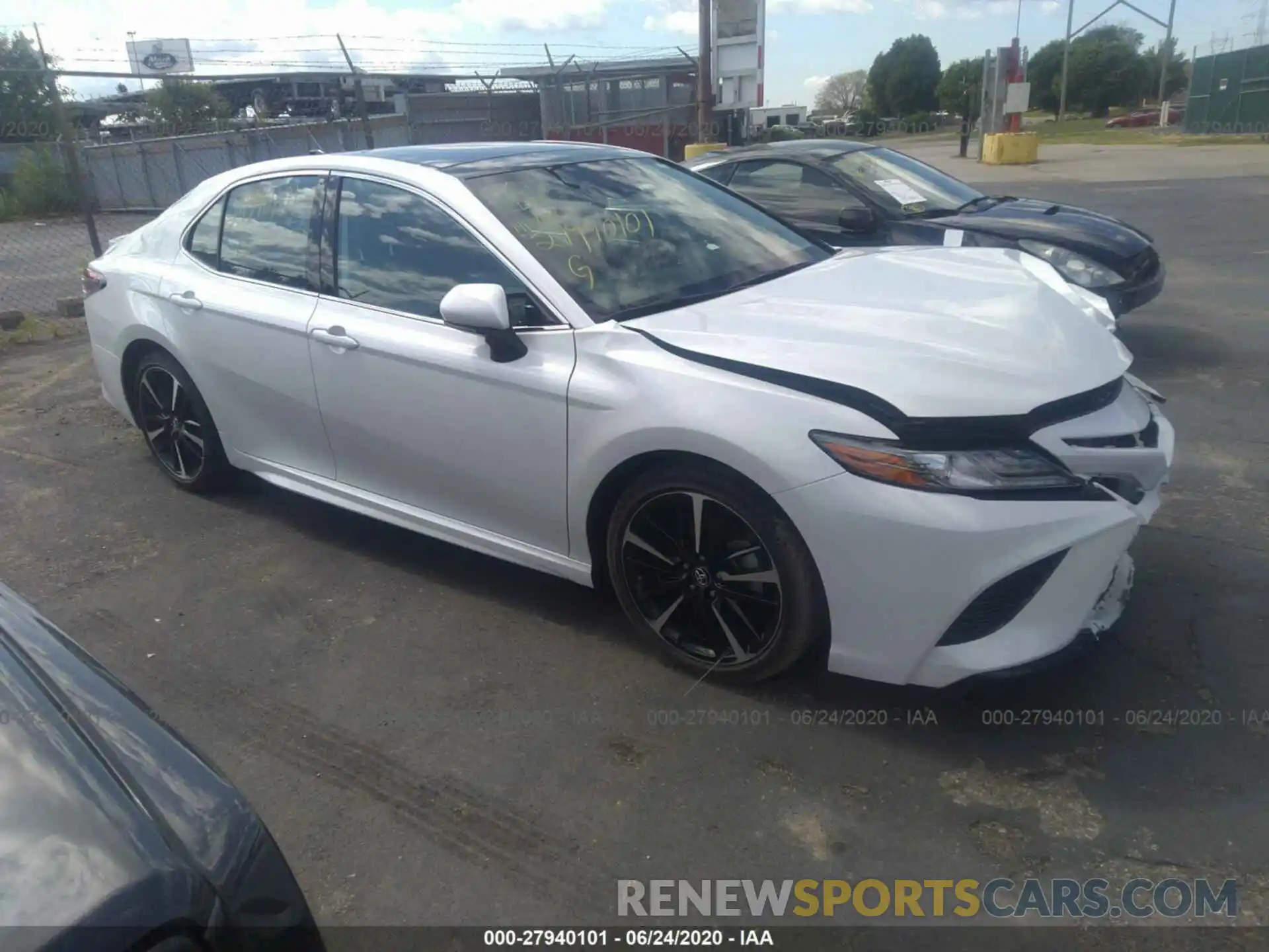 1 Photograph of a damaged car 4T1BZ1HK6KU509852 TOYOTA CAMRY 2019