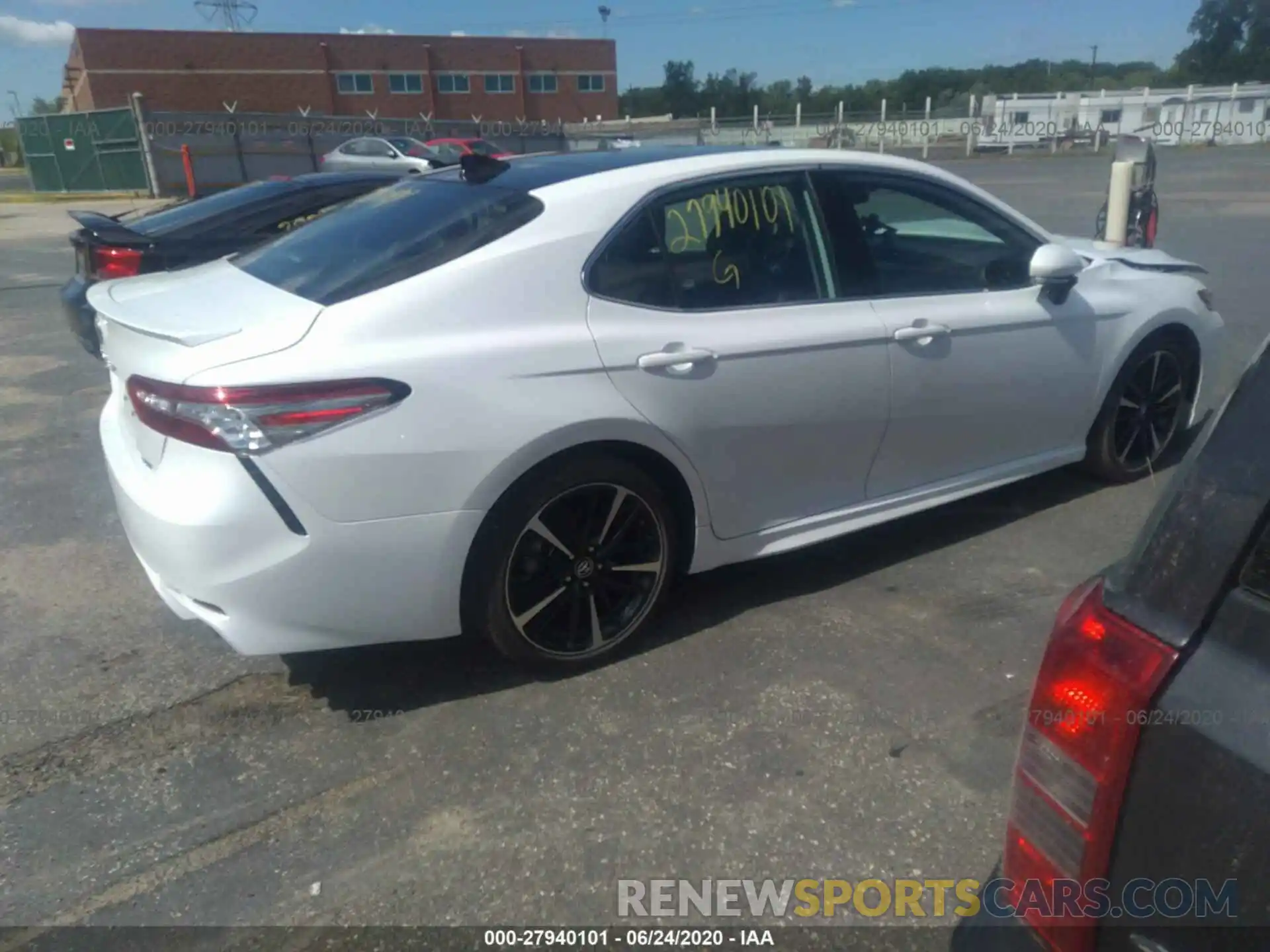 4 Photograph of a damaged car 4T1BZ1HK6KU509852 TOYOTA CAMRY 2019