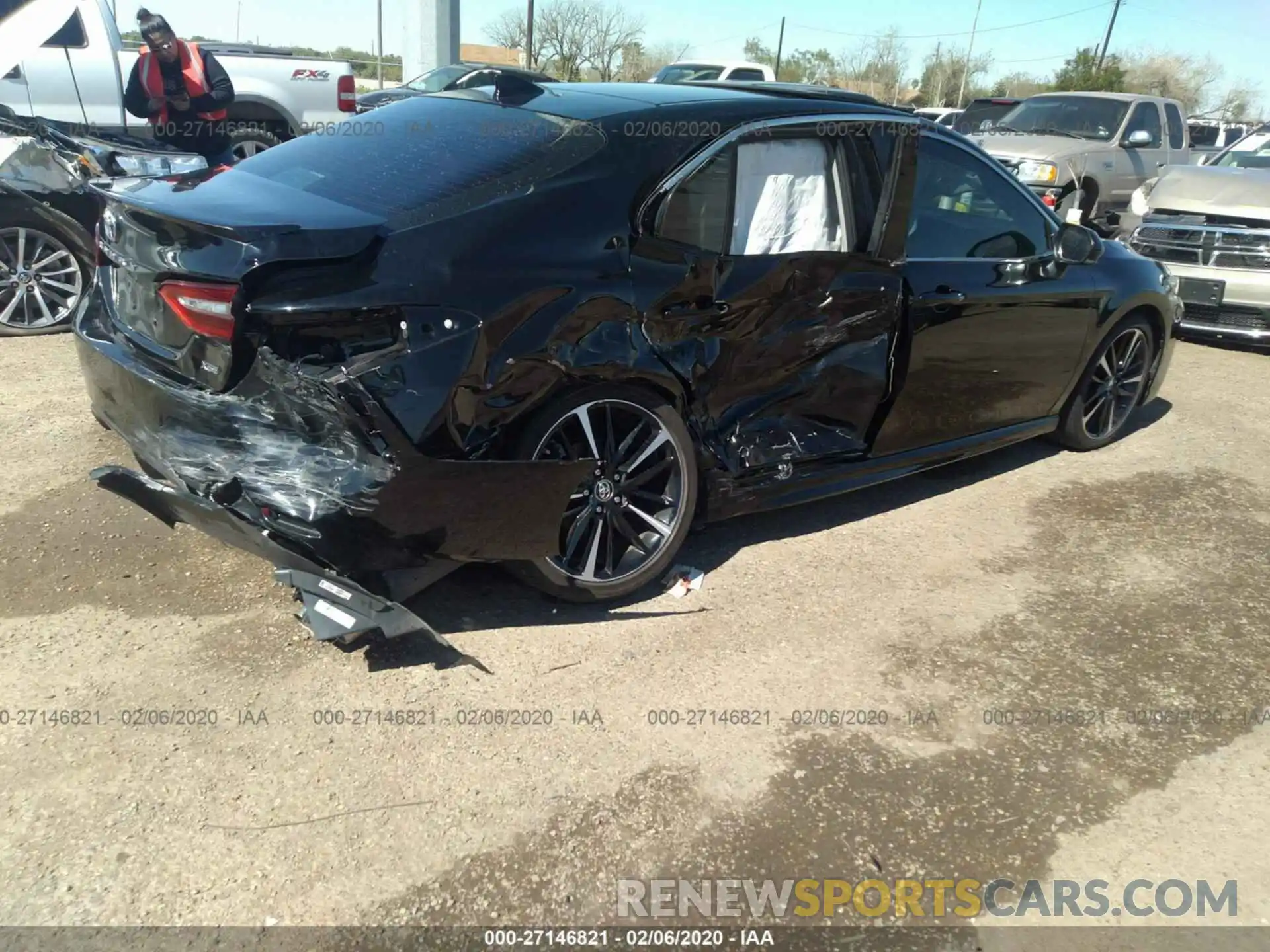 4 Photograph of a damaged car 4T1BZ1HK7KU022160 TOYOTA CAMRY 2019