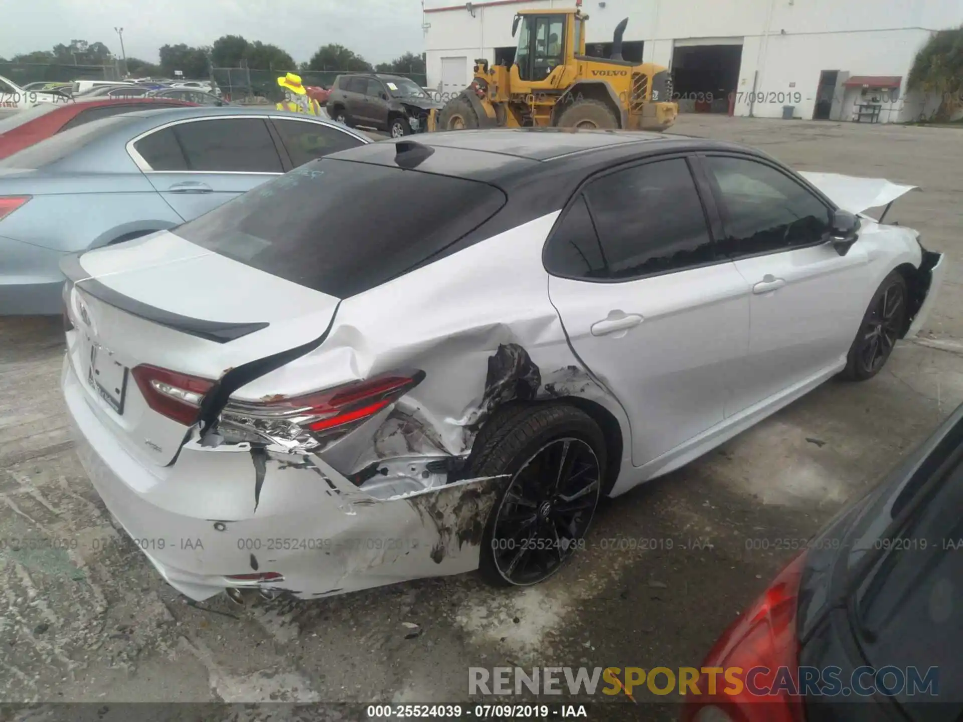 4 Photograph of a damaged car 4T1BZ1HK7KU024684 TOYOTA CAMRY 2019