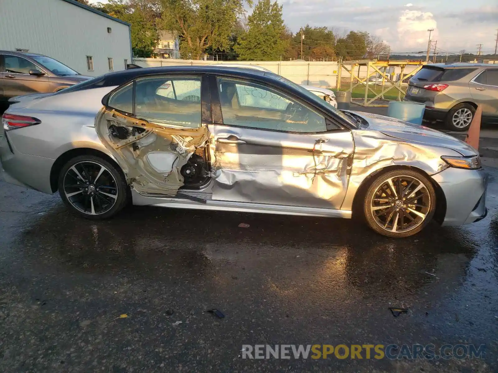 9 Photograph of a damaged car 4T1BZ1HK7KU026726 TOYOTA CAMRY 2019