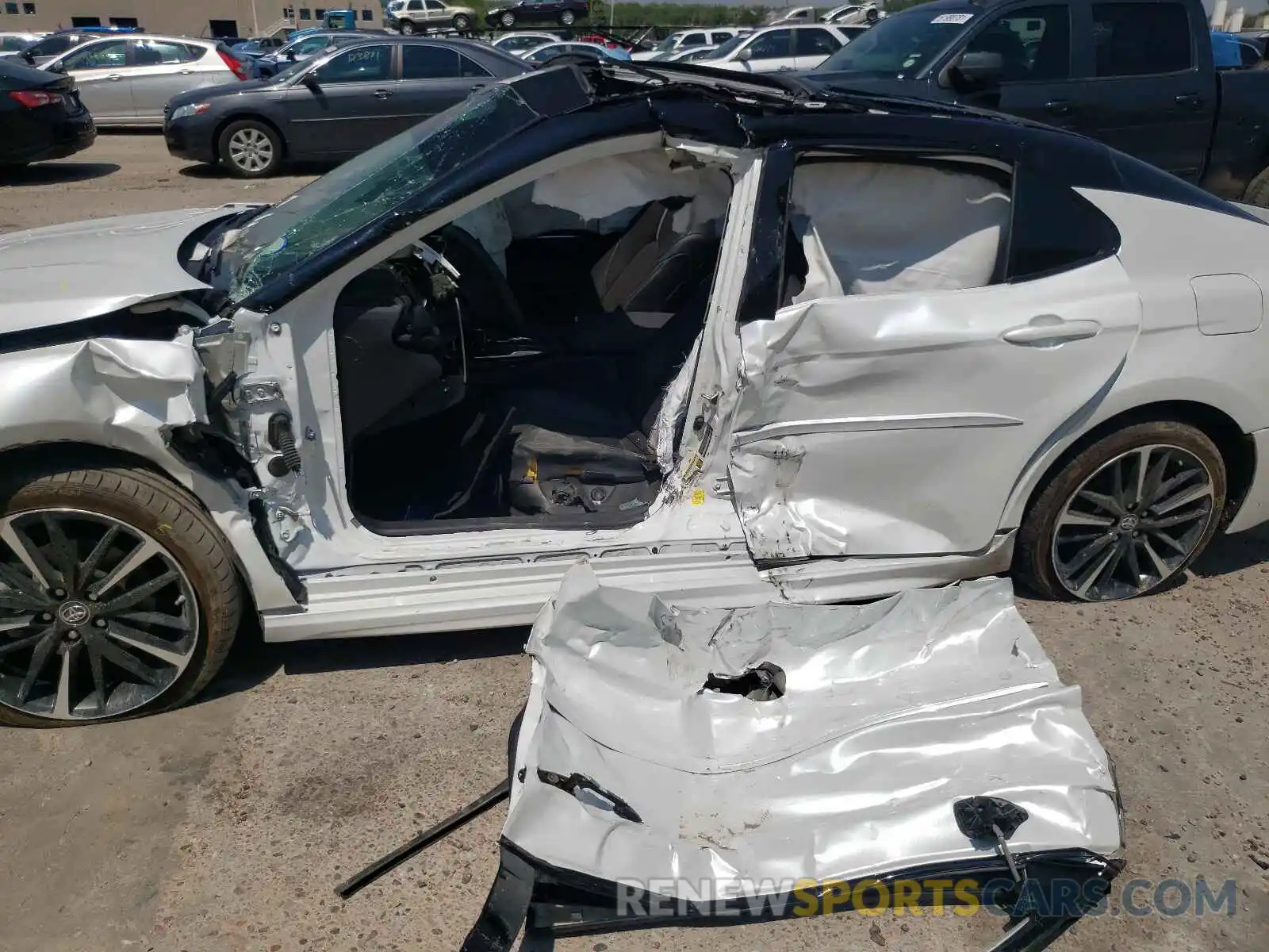 9 Photograph of a damaged car 4T1BZ1HK7KU028380 TOYOTA CAMRY 2019